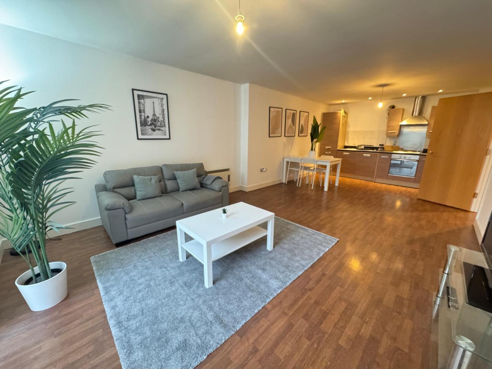 Centre Modern One Bedroom Free Gated Parking * Birmingham