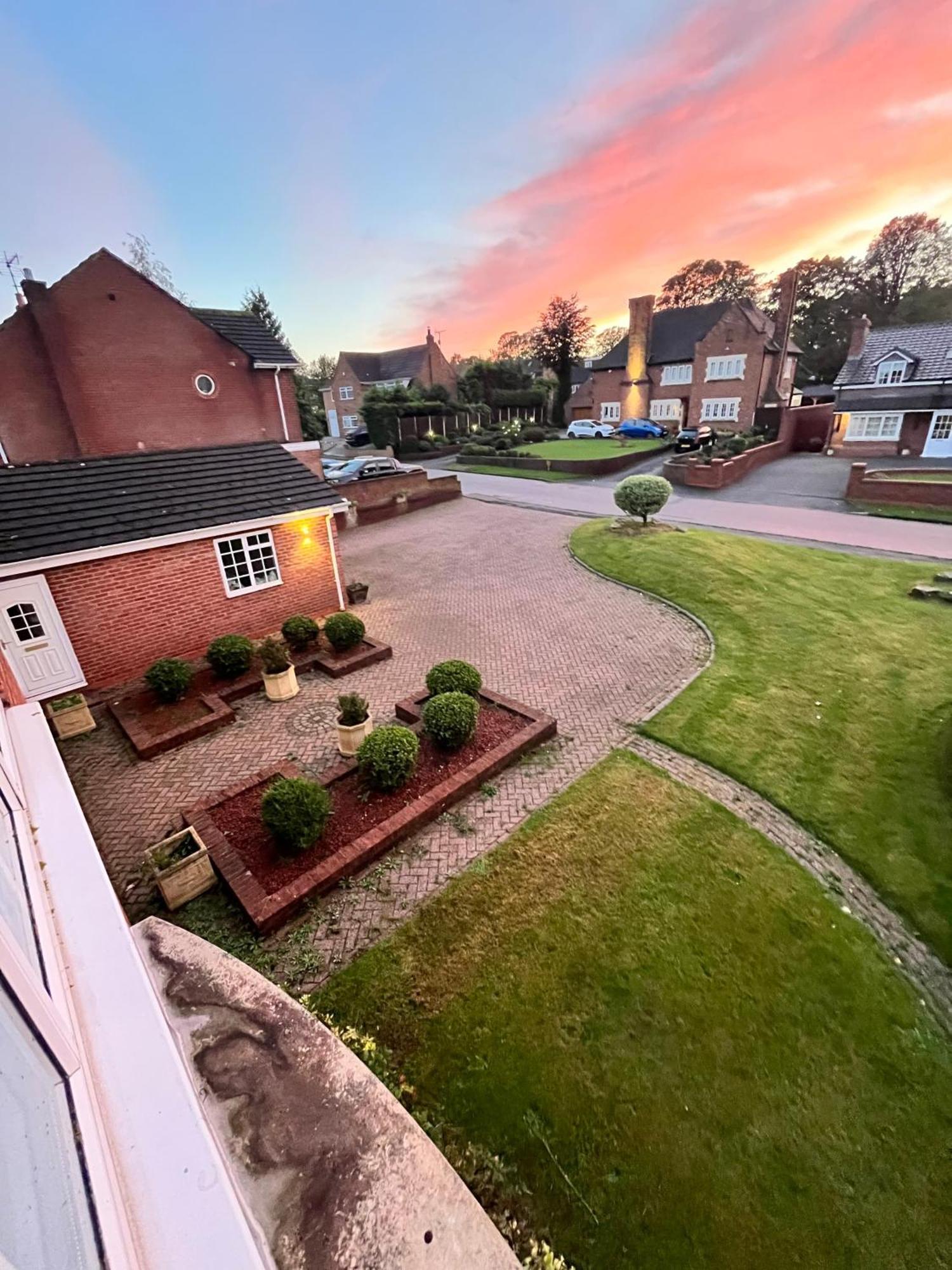 Unwind In Comfort At Cosy Caradus Free Parking * Birmingham
