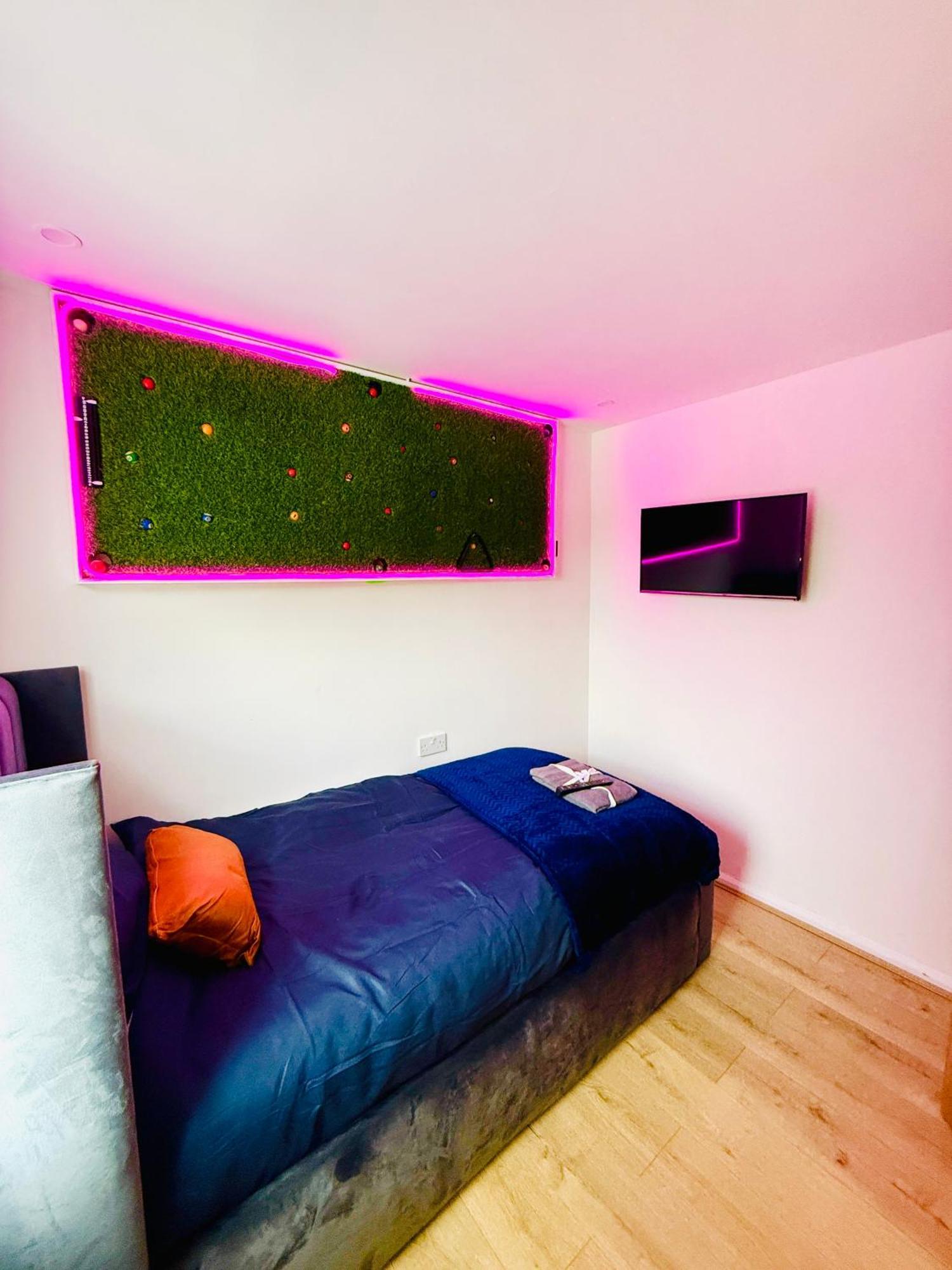 Apartment Centre- 9 Bed House With Free Parking