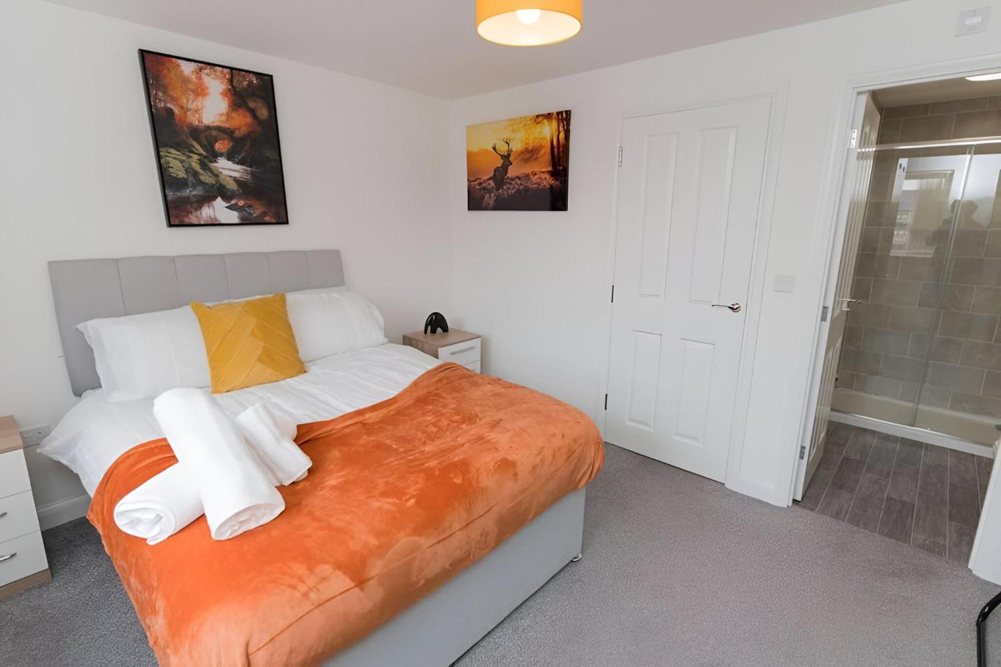 Deluxe 5'bed House W- Parking - Centre