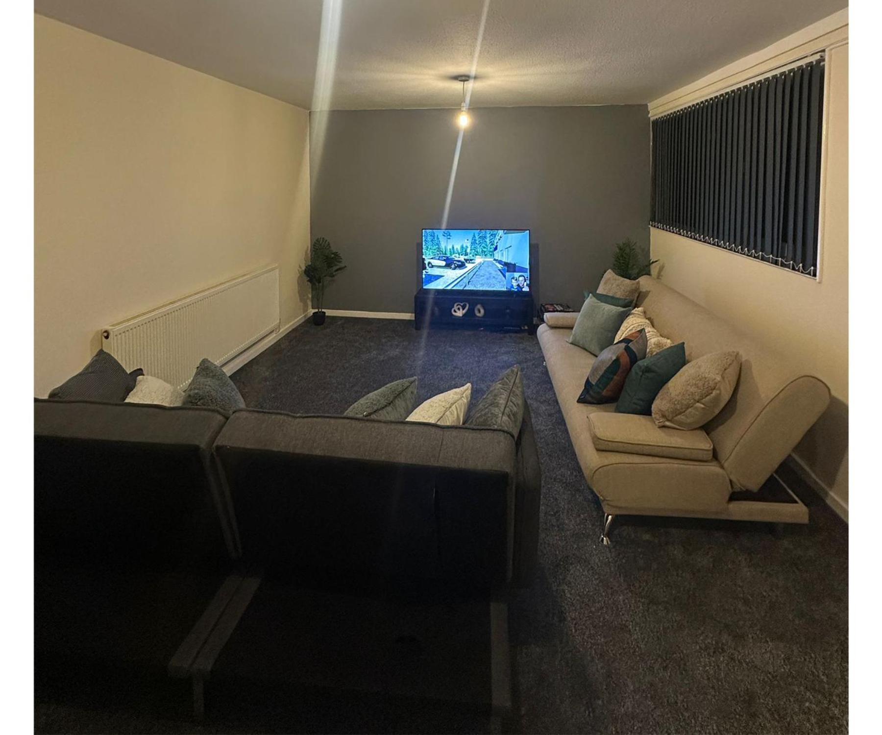 Holiday home 8guests-3br-parking-familyfriendly-nearairport *