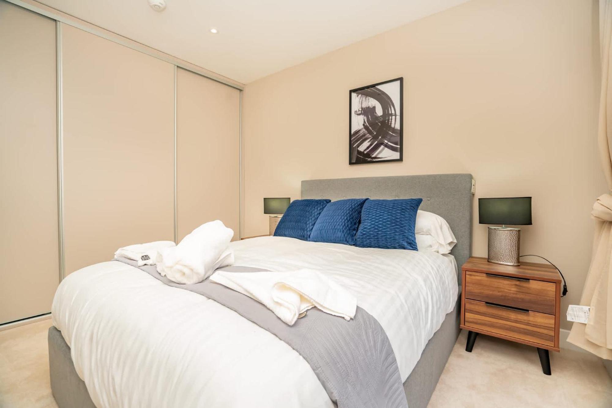 Apartment Modern And Spacious 2 Bed In
