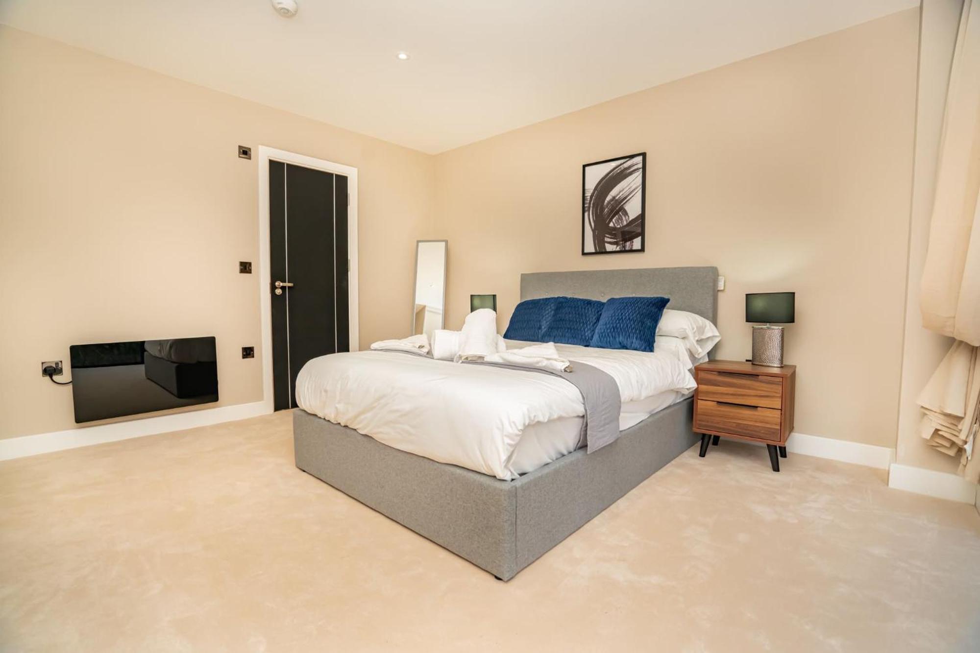 Apartment Modern And Spacious 2 Bed In