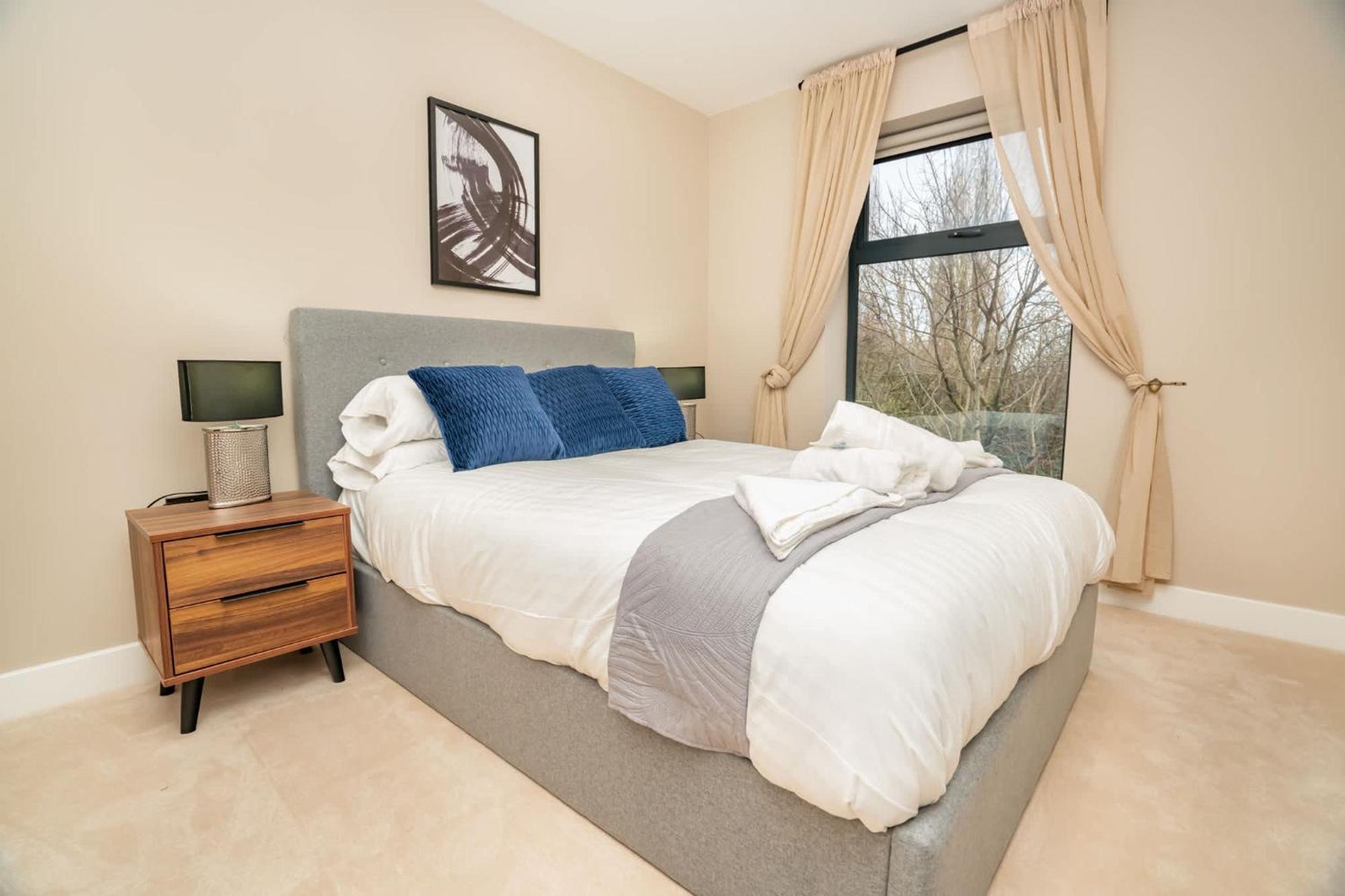 Modern And Spacious 2 Bed In Apartment Birmingham