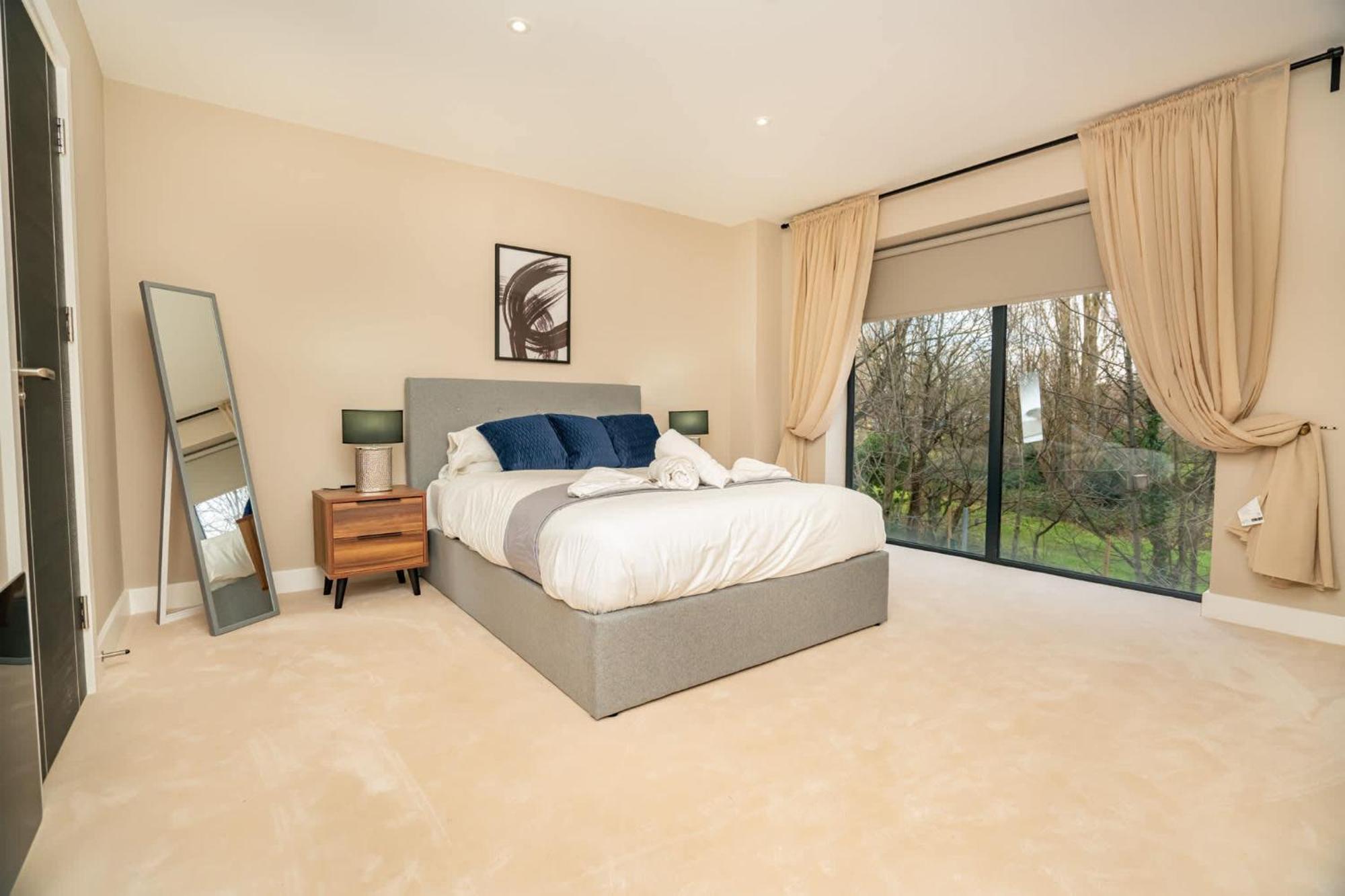 Modern And Spacious 2 Bed In * Birmingham