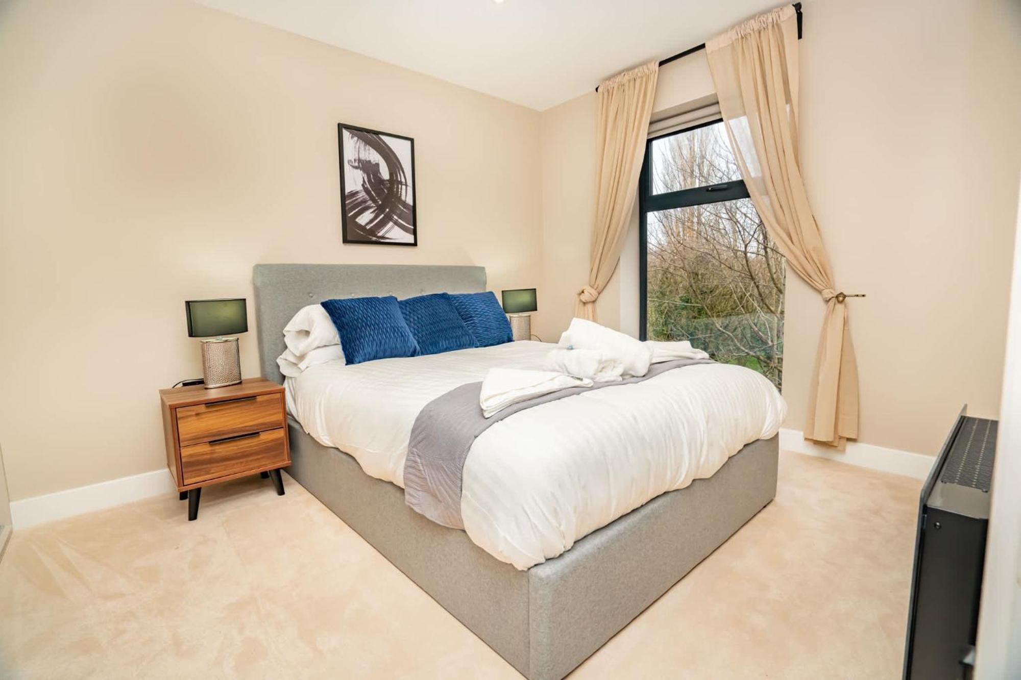 Modern And Spacious 2 Bed In