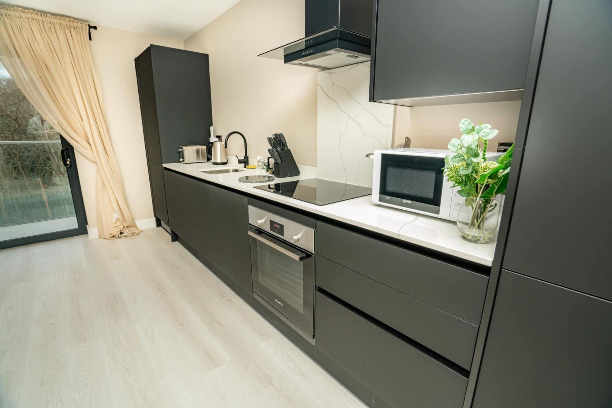 Apartment Modern And Spacious 2 Bed In