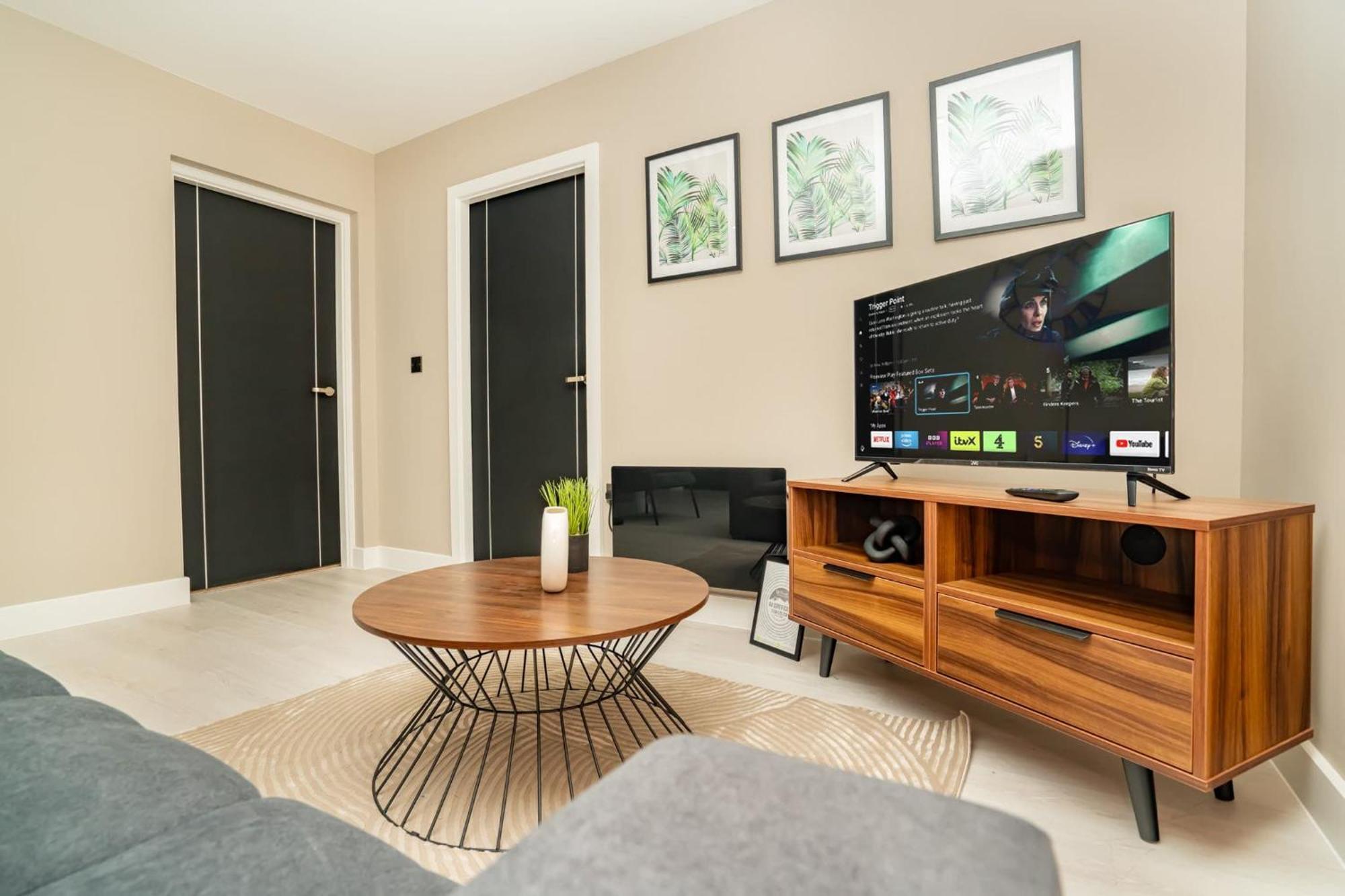 Apartment Modern And Spacious 2 Bed In