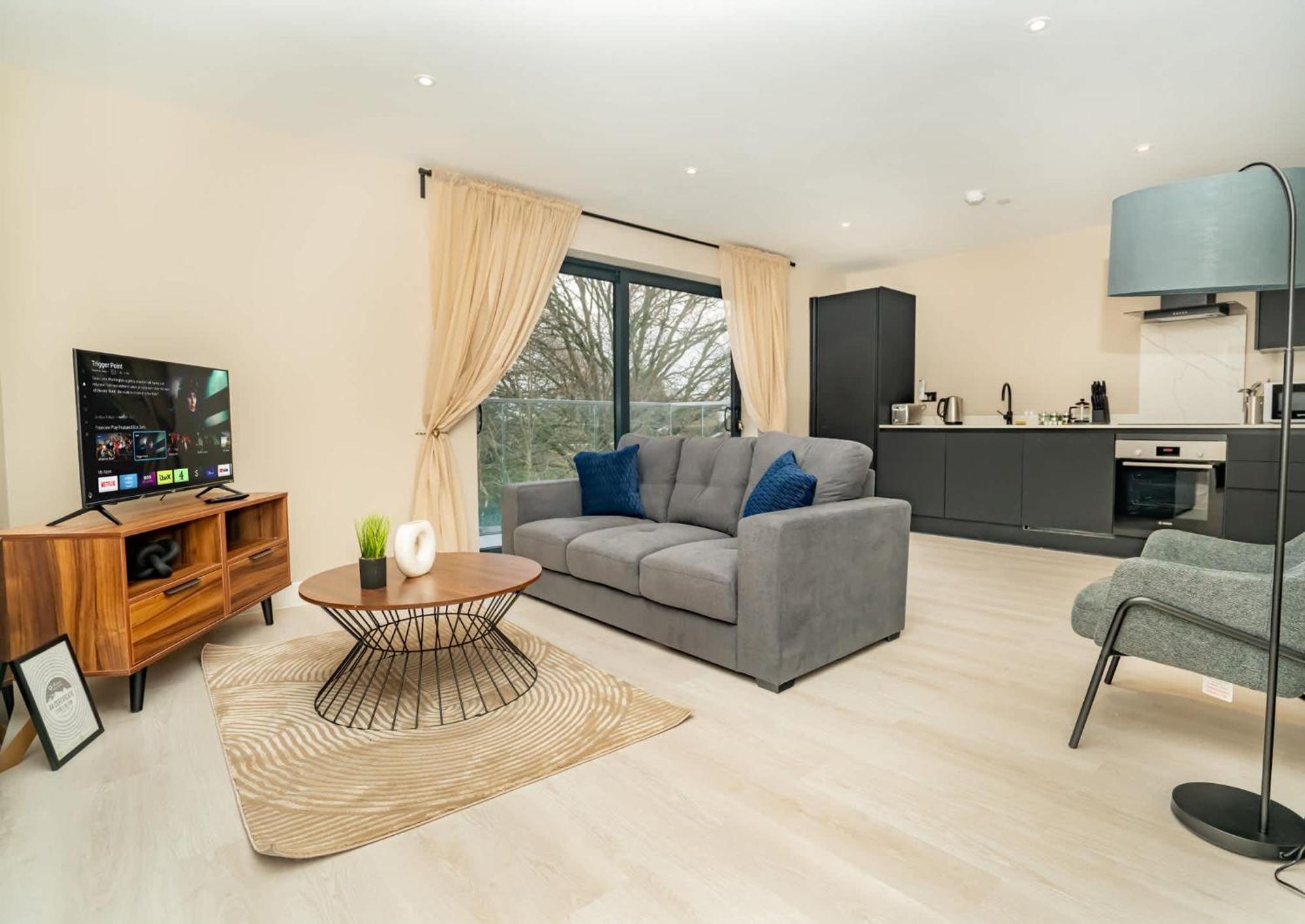 Apartment Modern And Spacious 2 Bed In *
