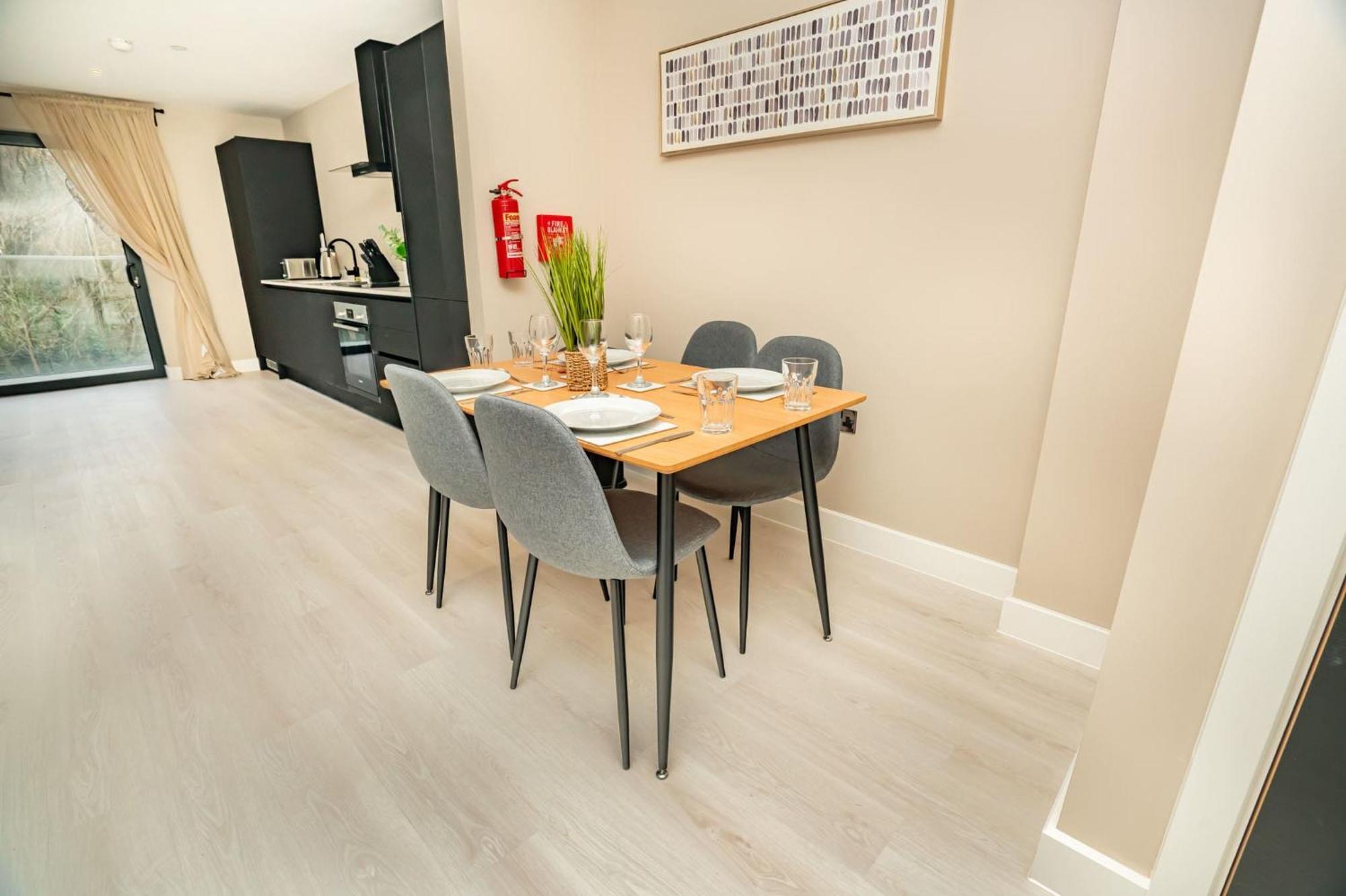 Modern And Spacious 2 Bed In Apartment Birmingham
