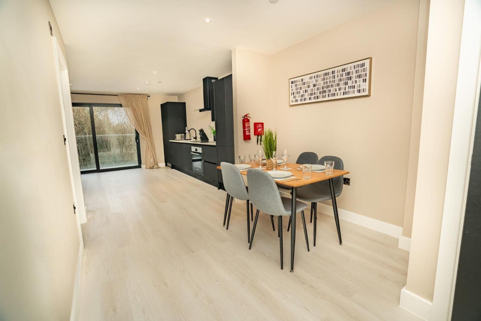 Modern And Spacious 2 Bed In *