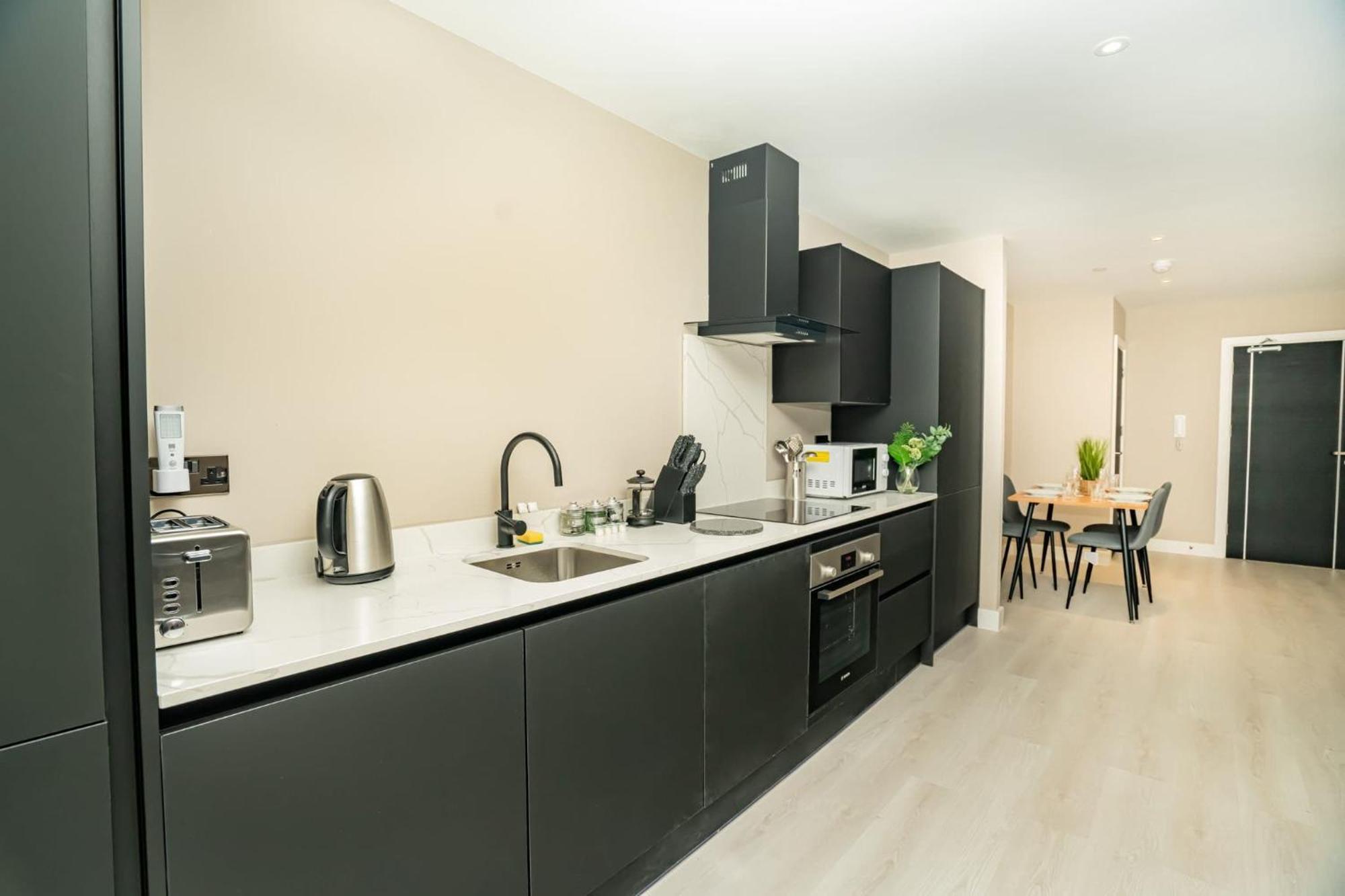 Modern And Spacious 2 Bed In Apartment Birmingham