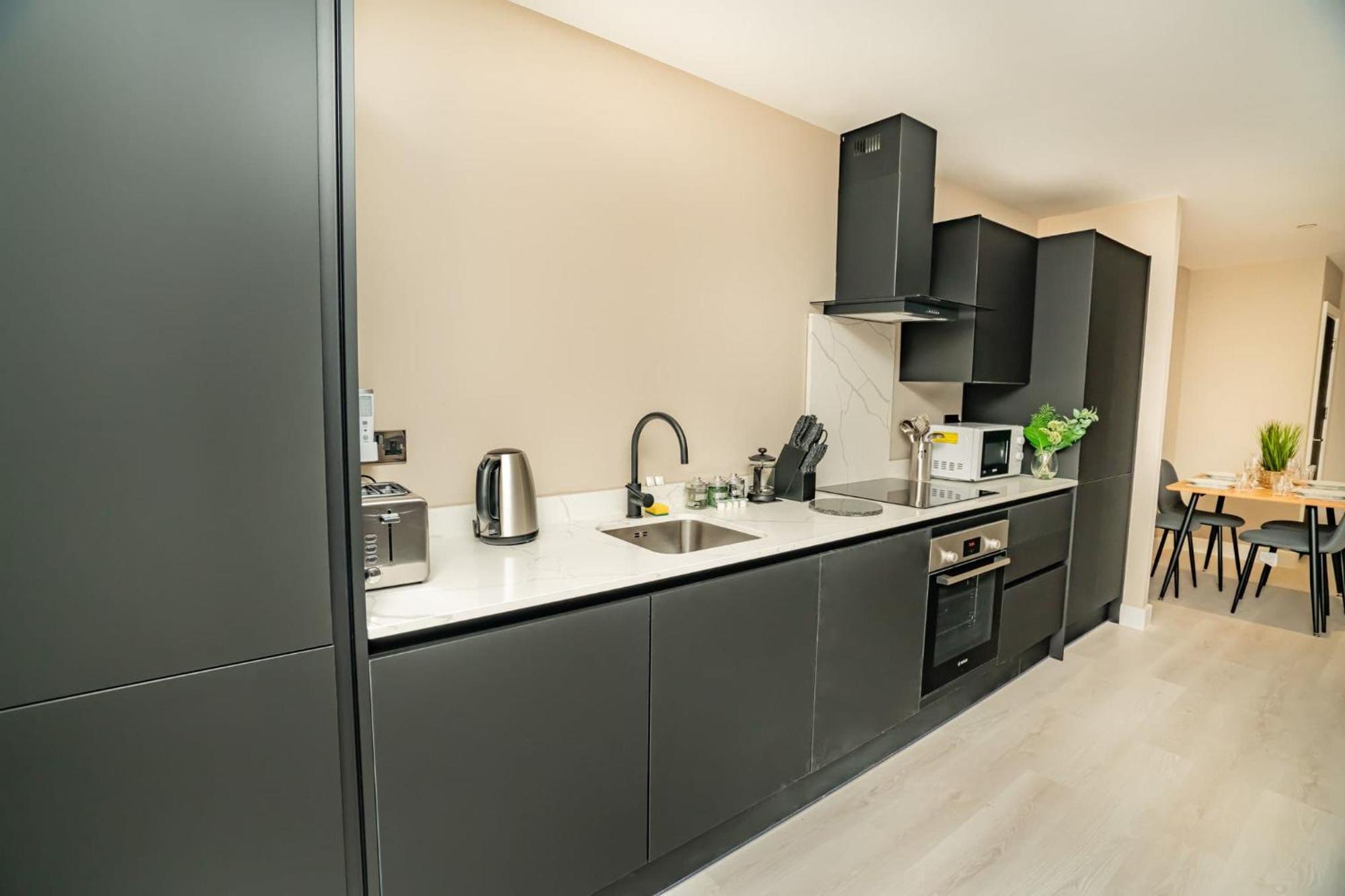 Apartment Modern And Spacious 2 Bed In