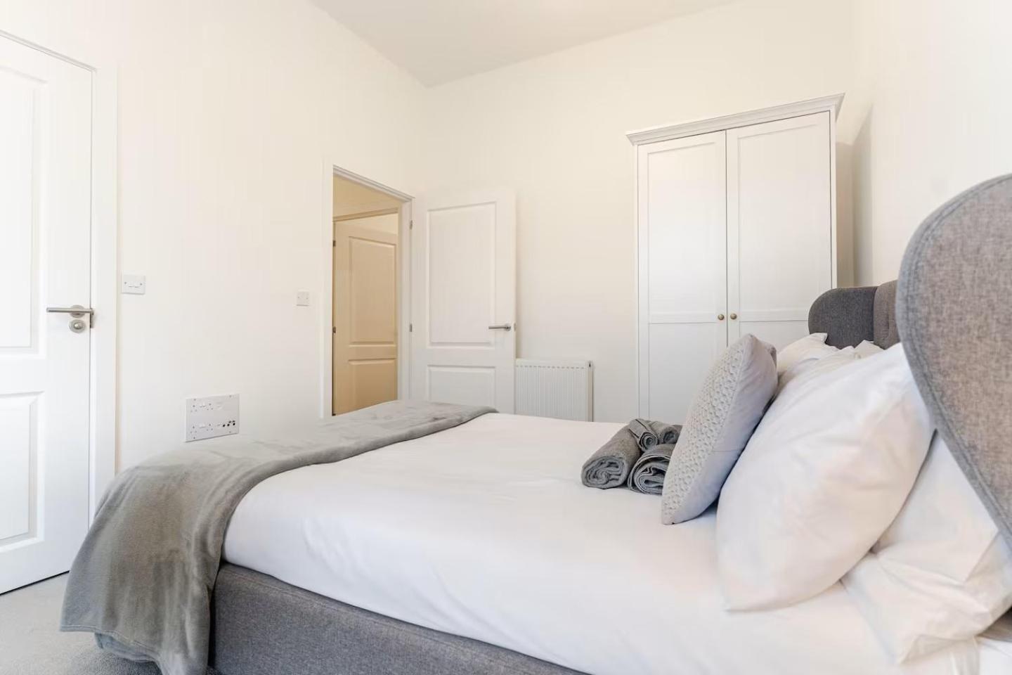 Holiday home Parkes Six One - Stunning 3 Bed House - - Free Parking - Contractors & Family Birmingham