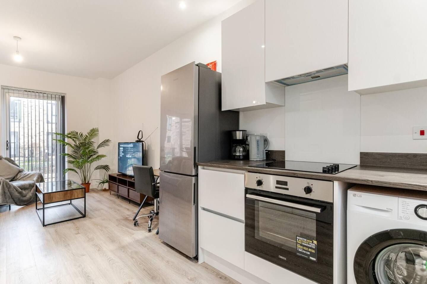 Holiday home Parkes Six One - Stunning 3 Bed House - - Free Parking - Contractors & Family