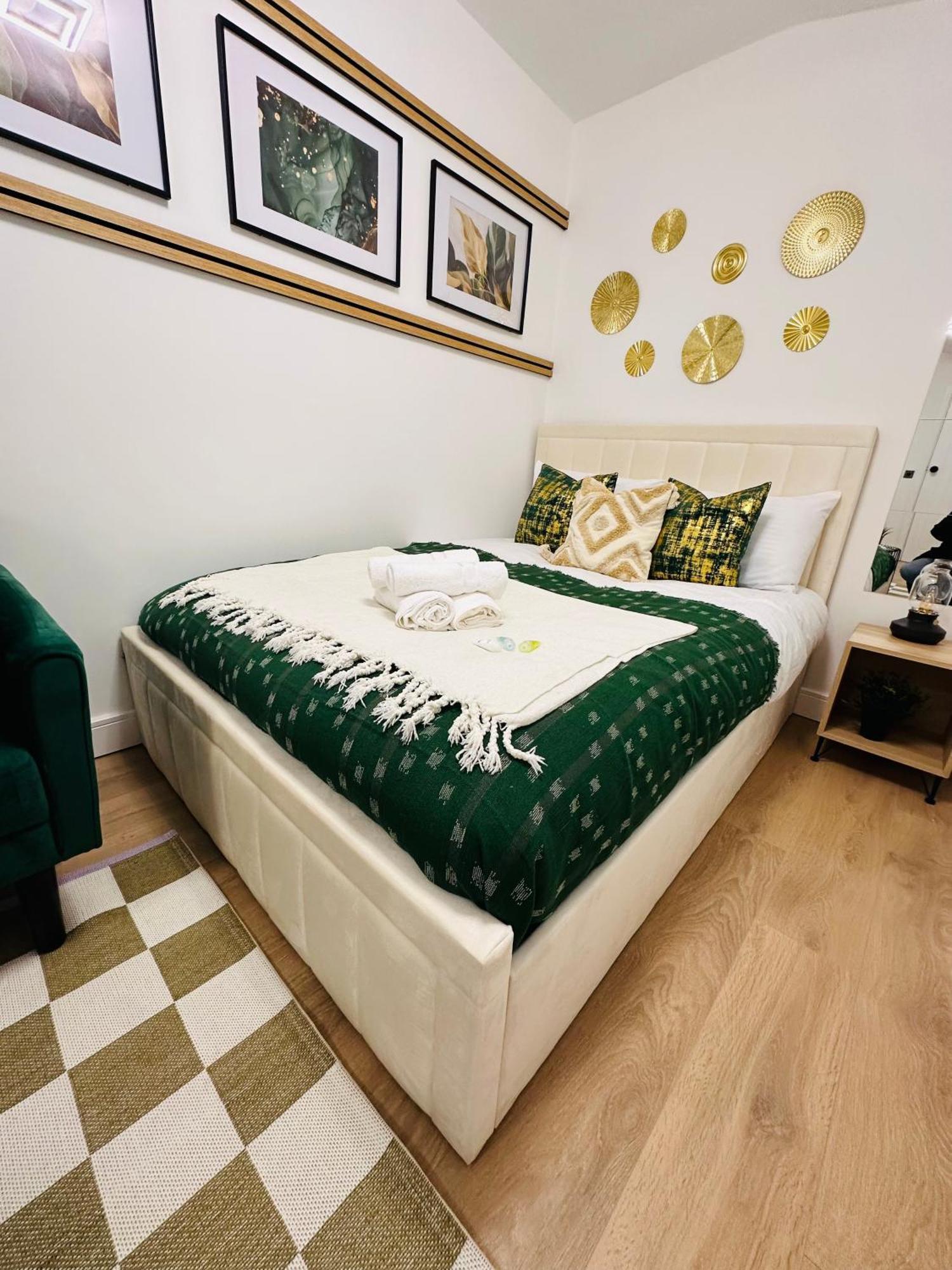 R5 - Luxurious Private With Kitchenette Near Qe Hospital Harborne * Birmingham