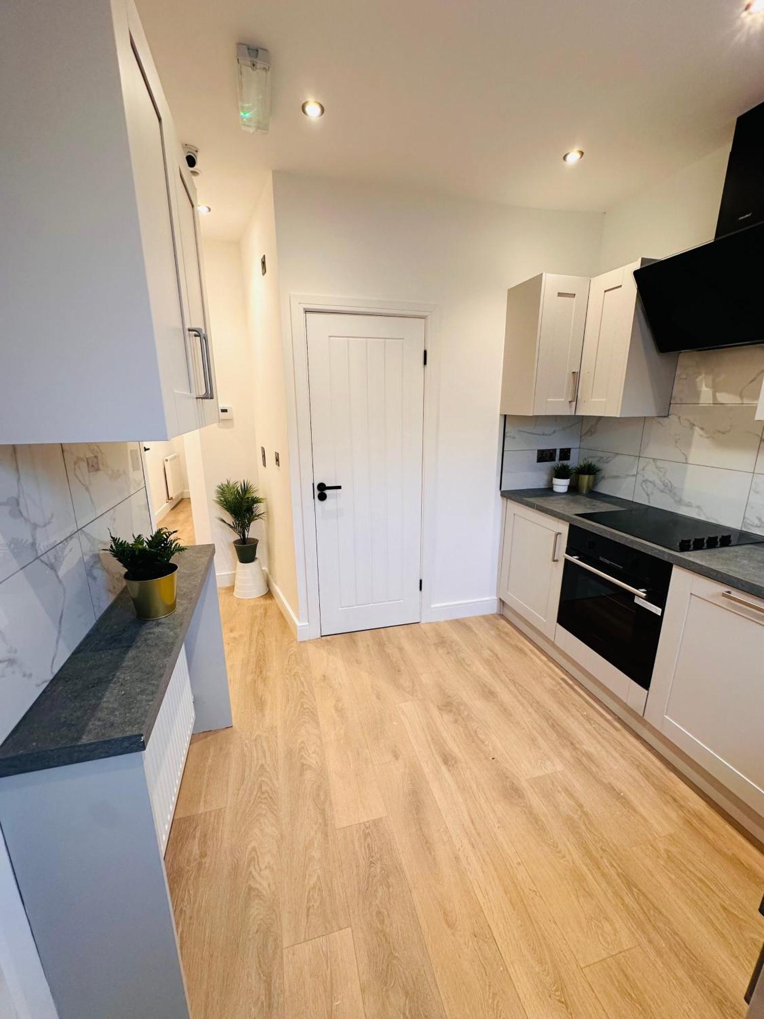 R5 - Luxurious Private With Kitchenette Near Qe Hospital Harborne Guest house