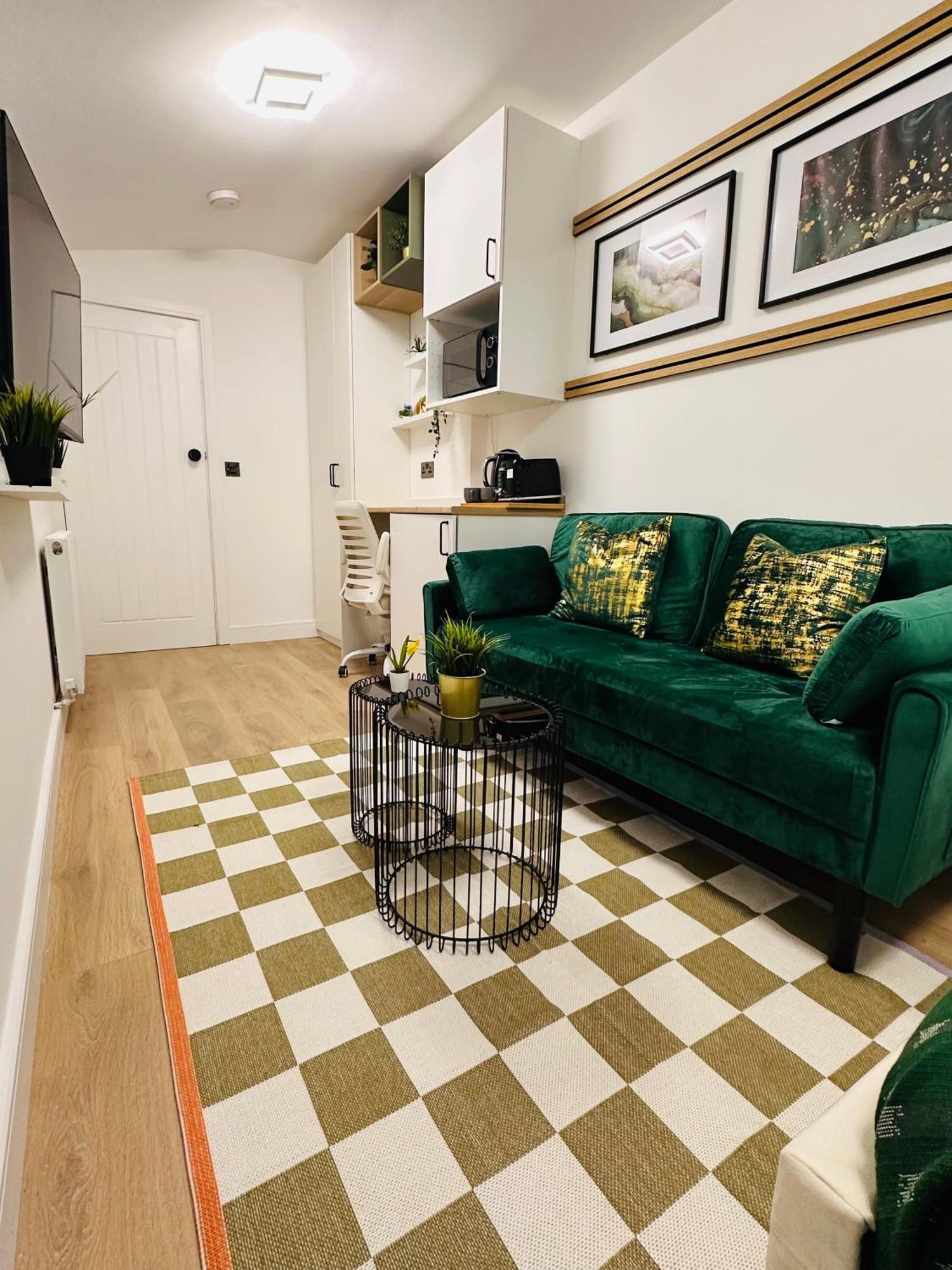 R5 - Luxurious Private With Kitchenette Near Qe Hospital Harborne Guest house *
