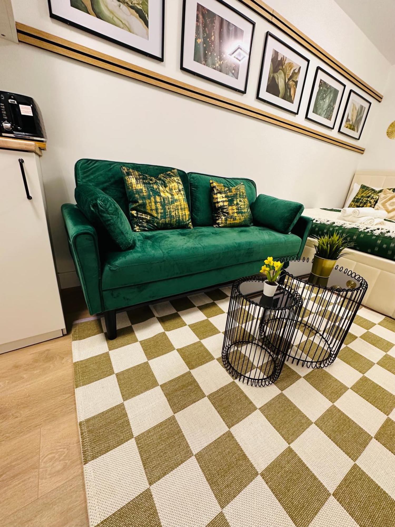R5 - Luxurious Private With Kitchenette Near Qe Hospital Harborne Guest house