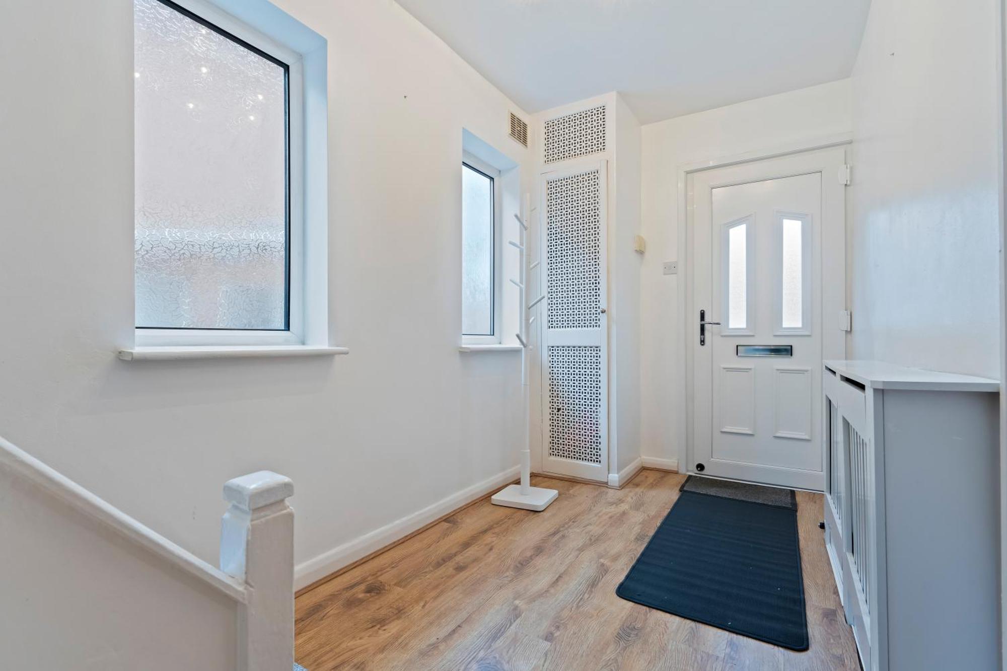 Spacious Contractor House 3 Bed B23 Free Parking & Wifi Villa *