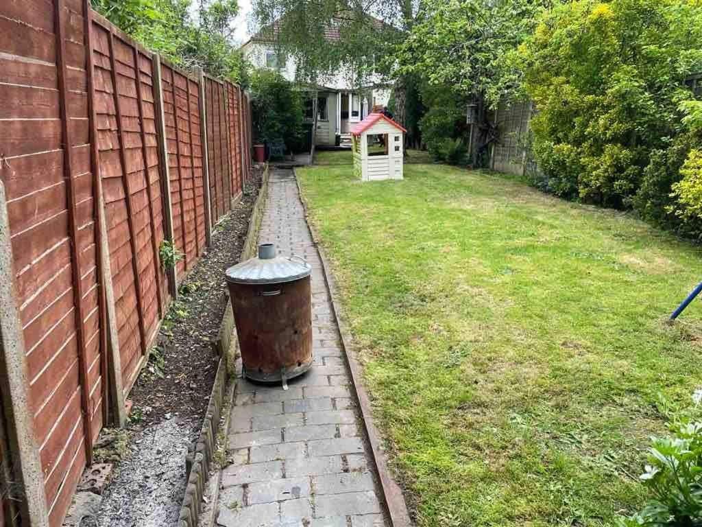Beautiful 2 Bedroom House With Big Garden & Parking Fast Wifi, And King Size Bed Birmingham