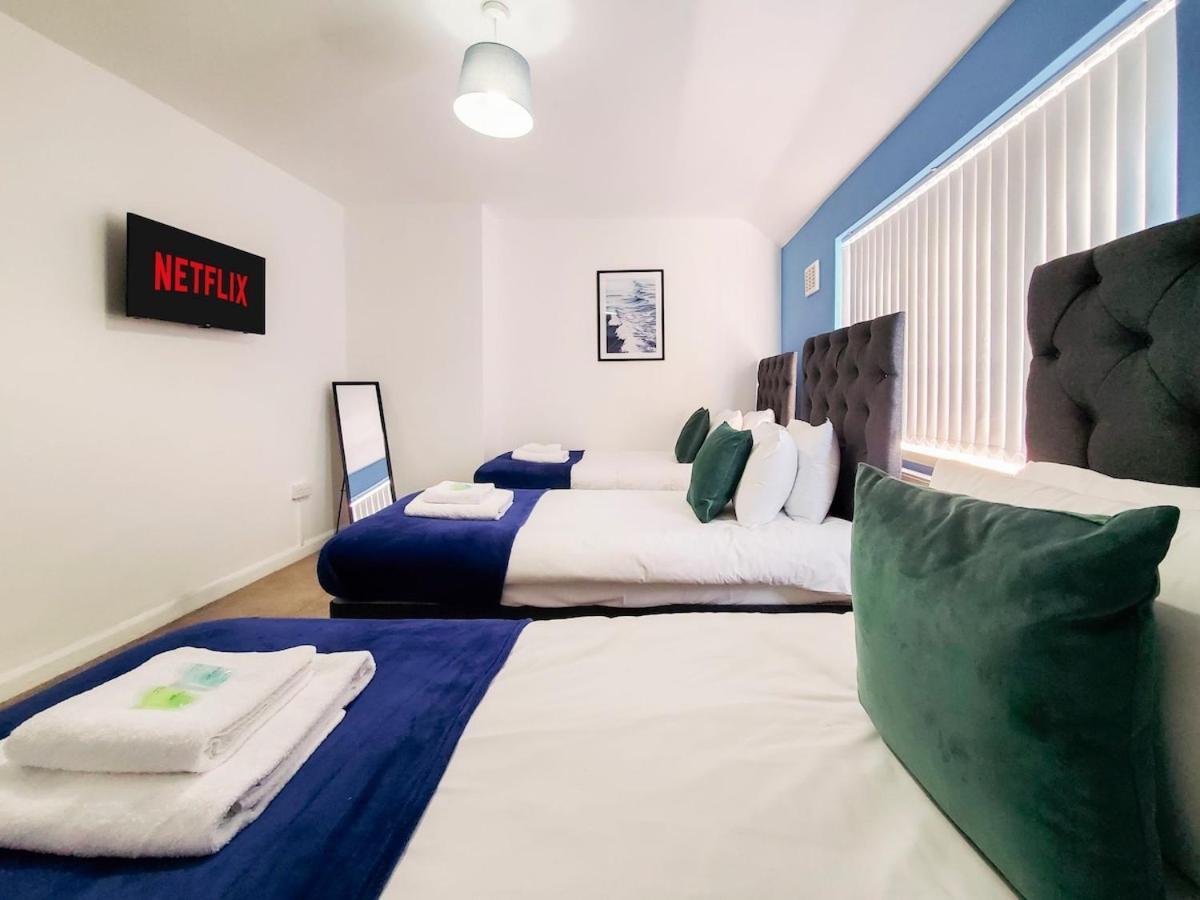 Spacious 3 Bedroom - Near Nec, Airport & Solihull Holiday home Birmingham