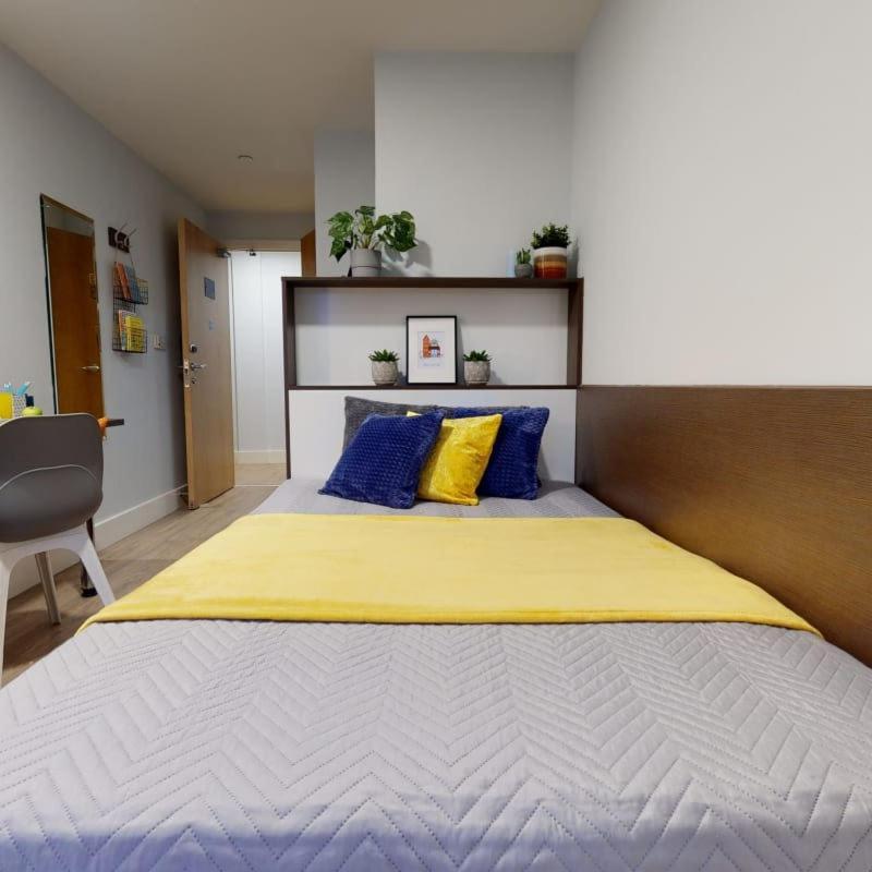 Apartment Private Bedrooms At Penworks House Near Centre *