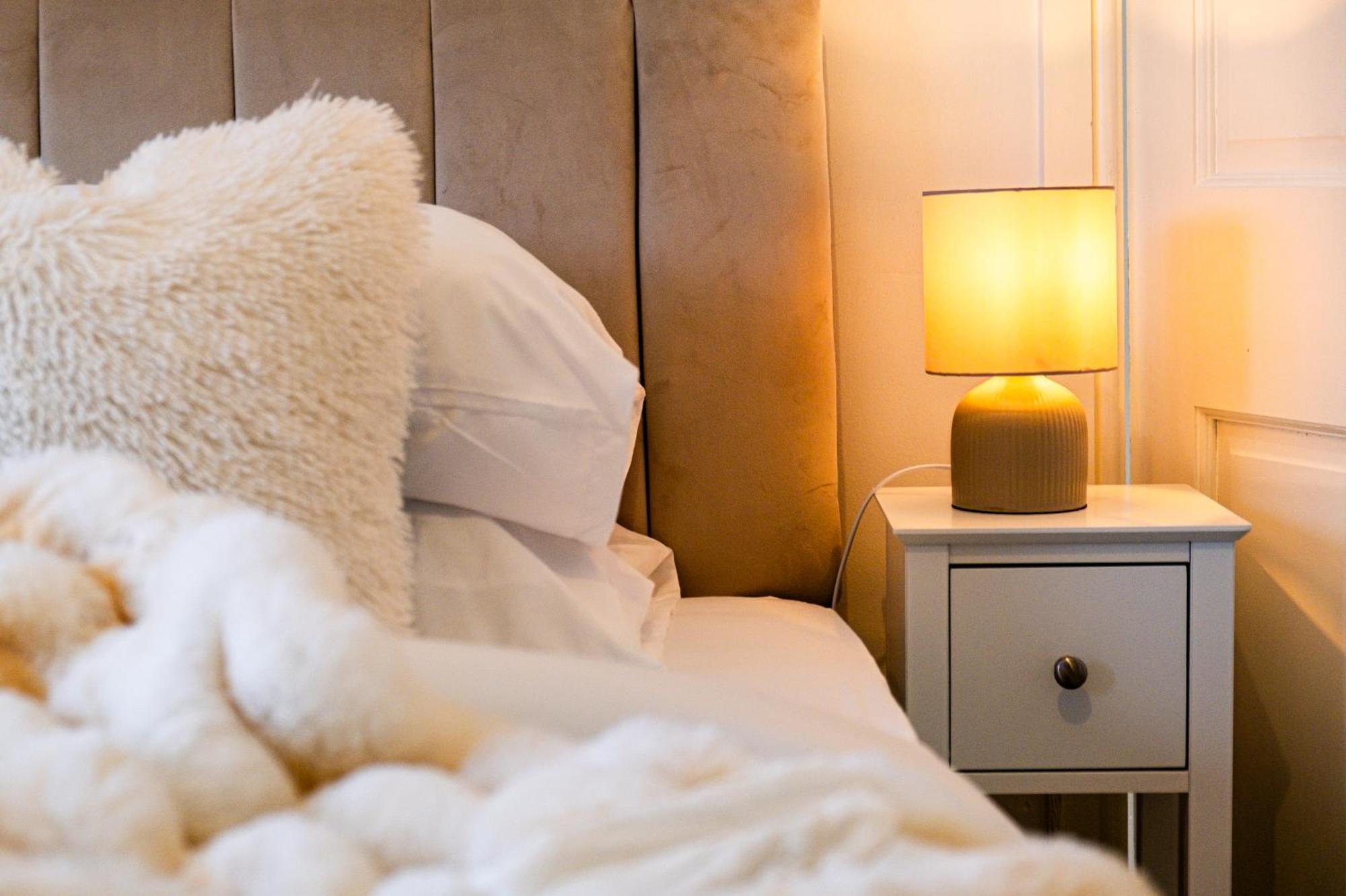 Cozy Willow-hot Tub, Sleeps9, Freeparking, Netflix *