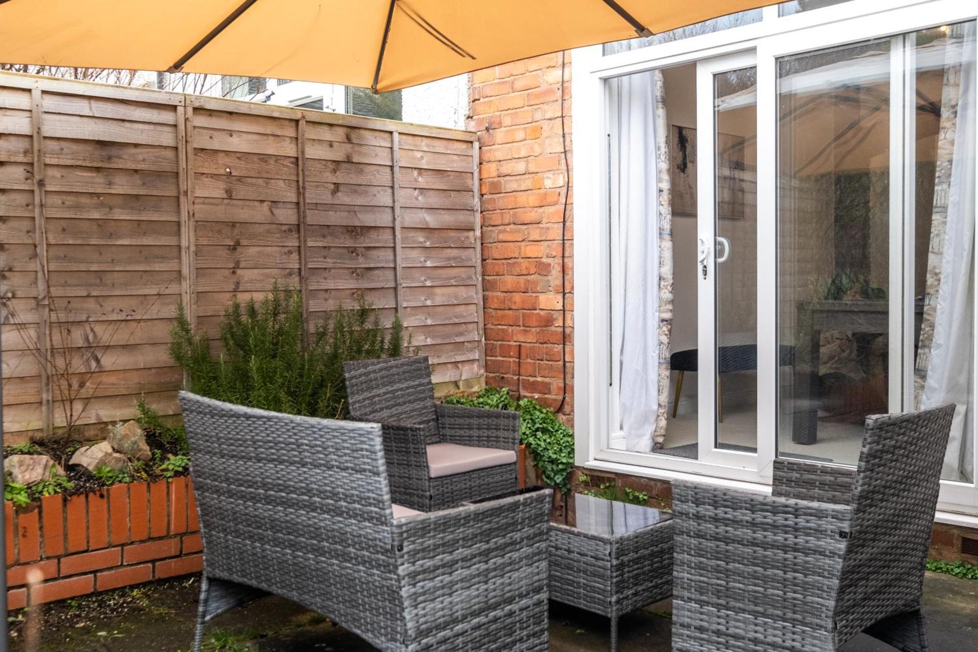 Cozy Willow-hot Tub, Sleeps9, Freeparking, Netflix