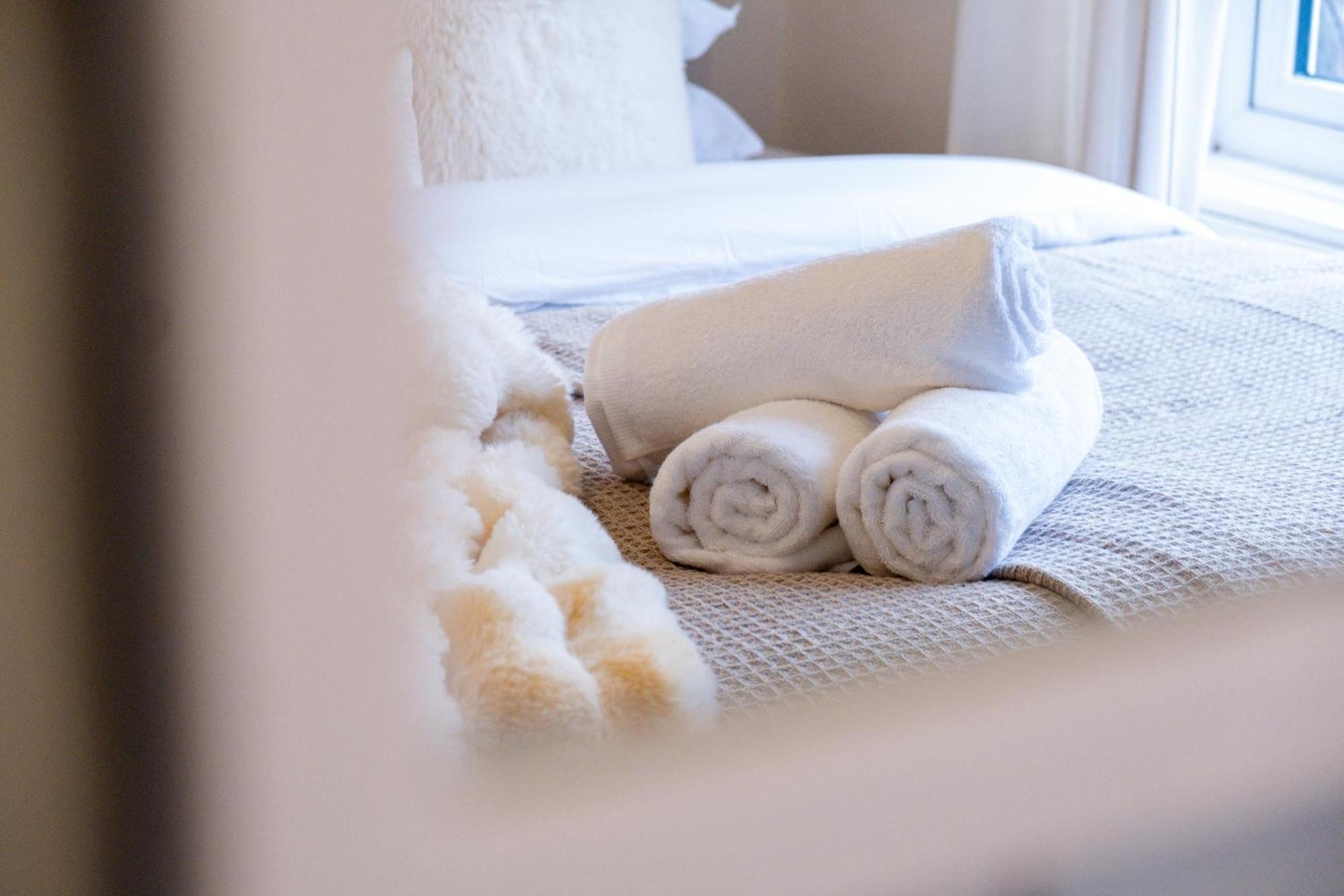 Holiday home Cozy Willow-hot Tub, Sleeps9, Freeparking, Netflix