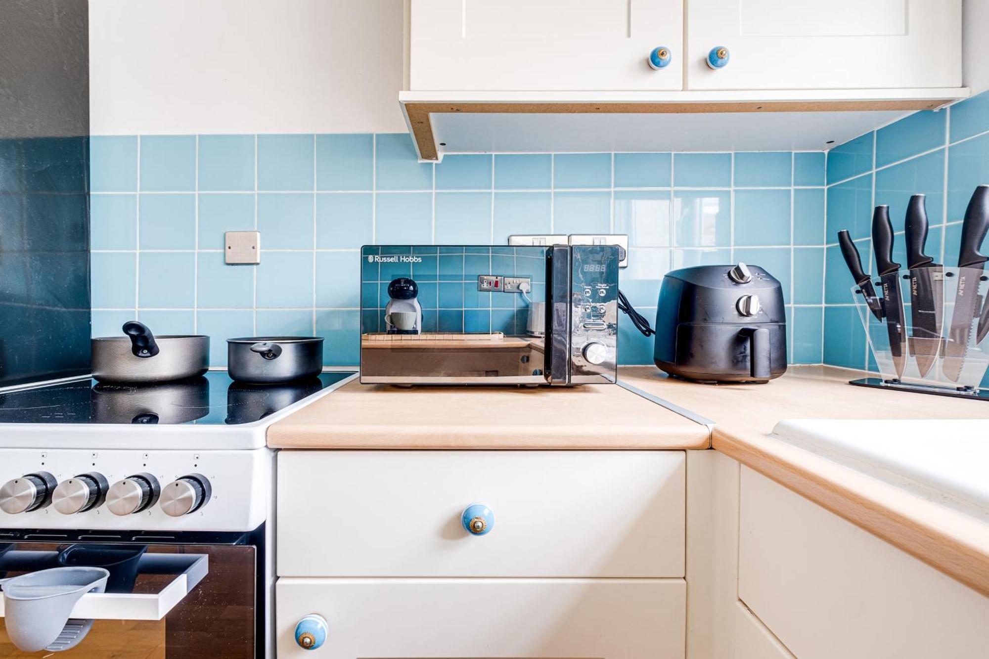 Cozy Willow-hot Tub, Sleeps9, Freeparking, Netflix Holiday home