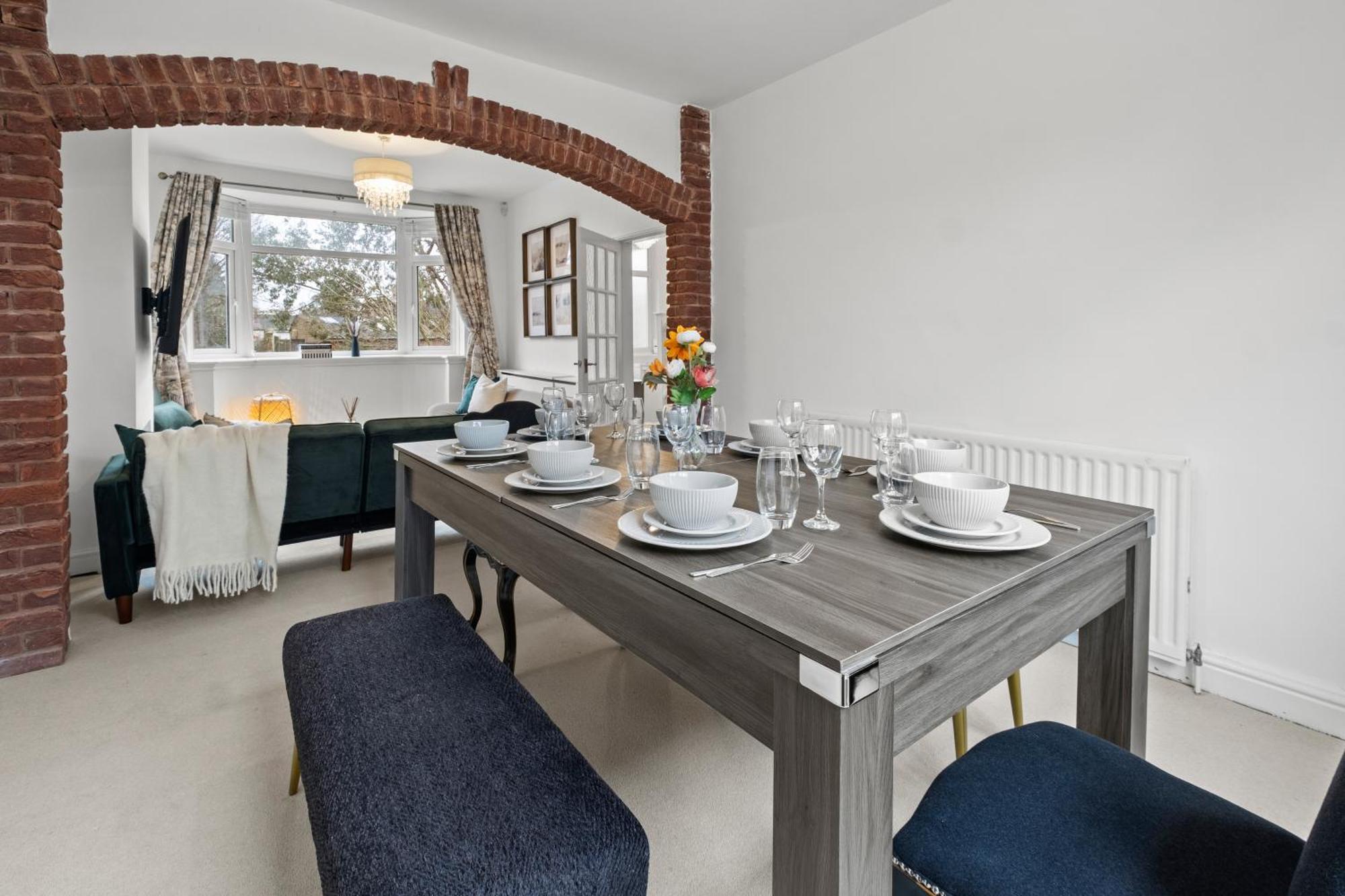 Cozy Willow-hot Tub, Sleeps9, Freeparking, Netflix *
