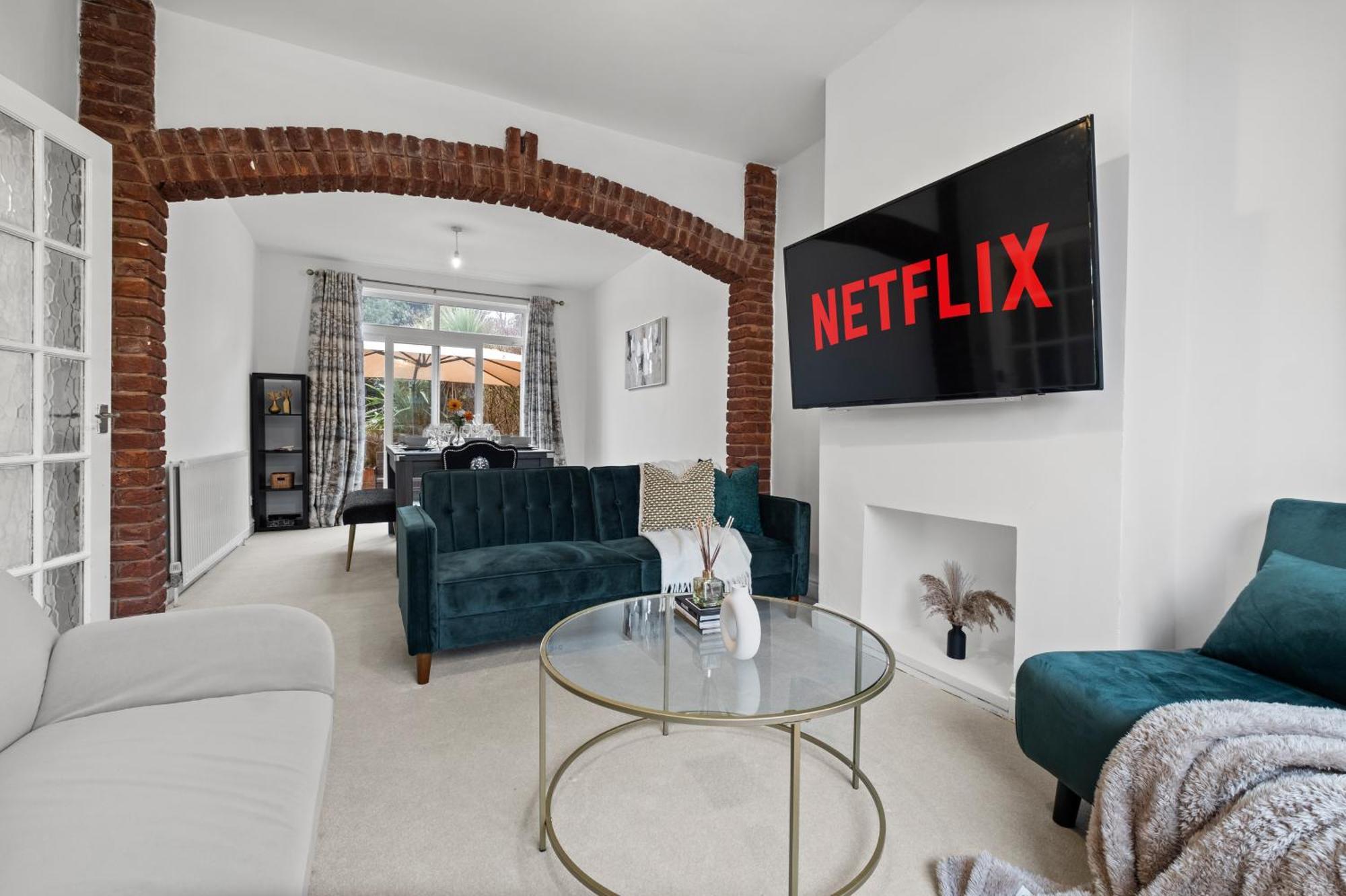 Cozy Willow-hot Tub, Sleeps9, Freeparking, Netflix