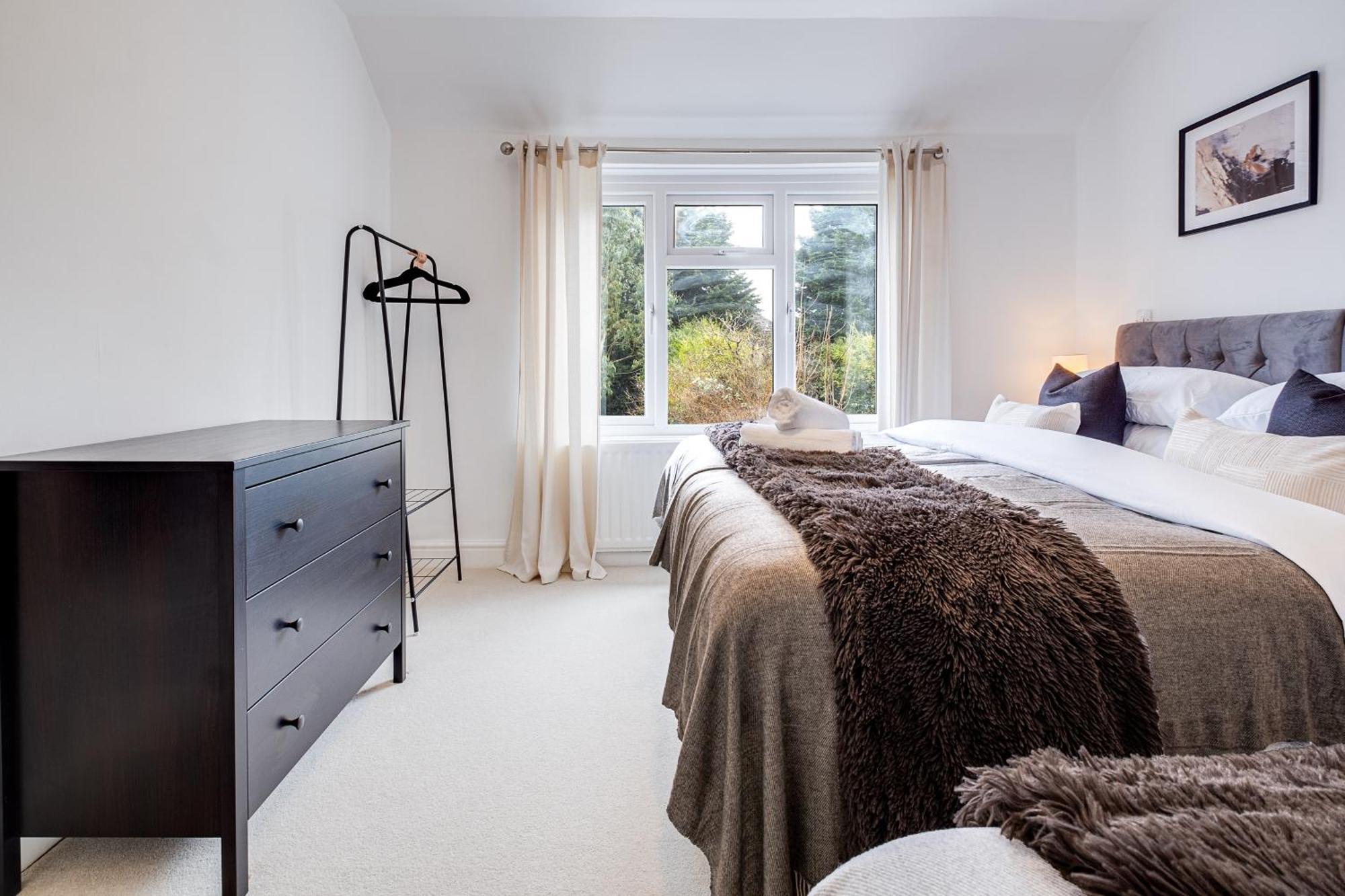 Holiday home Cozy Willow-hot Tub, Sleeps9, Freeparking, Netflix