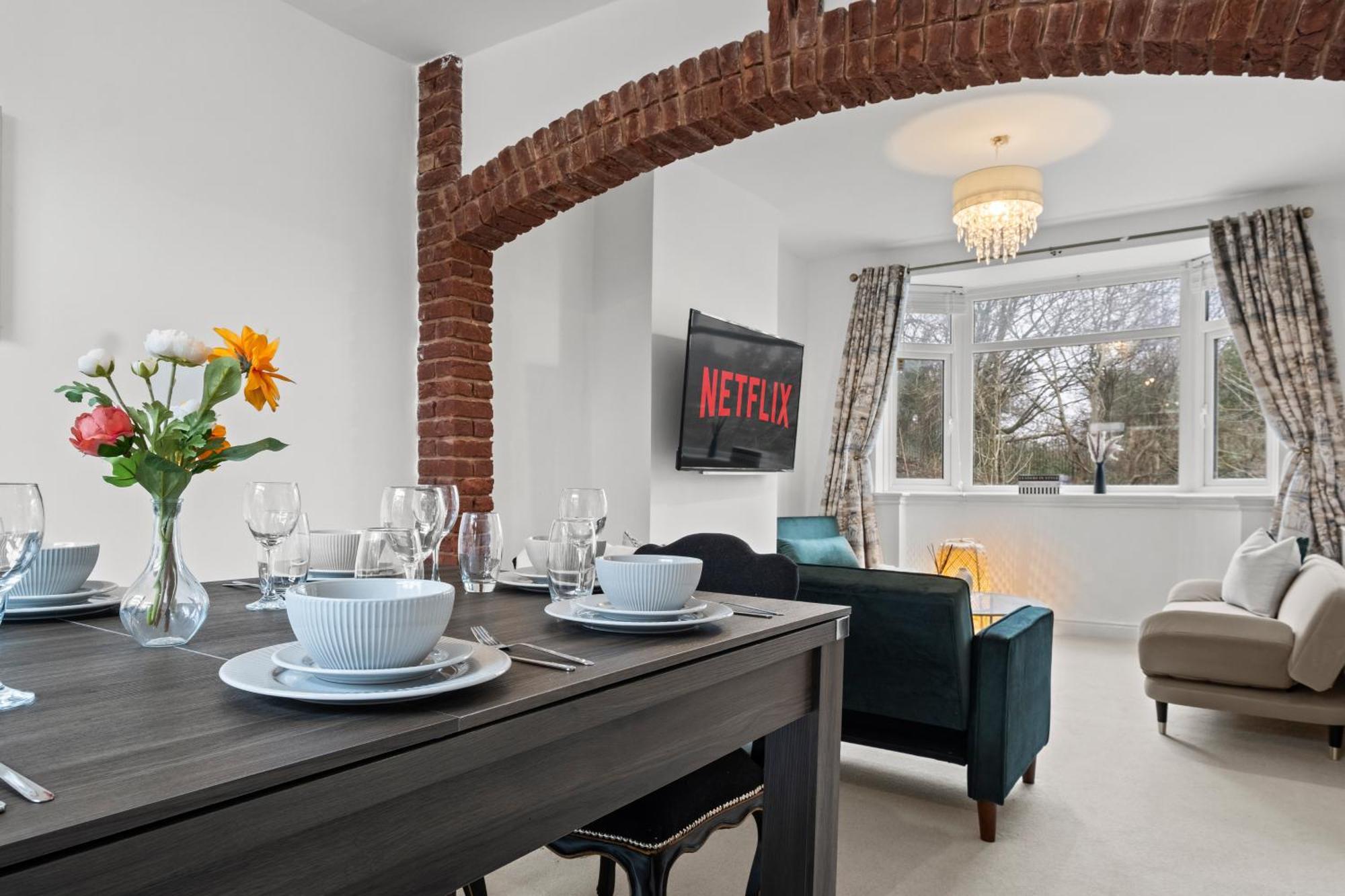 Cozy Willow-hot Tub, Sleeps9, Freeparking, Netflix * Birmingham