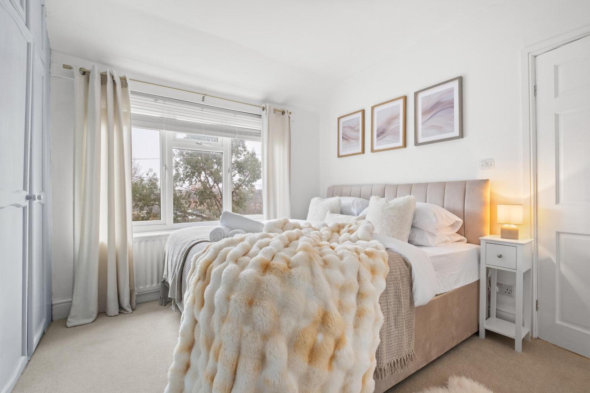 Holiday home Cozy Willow-hot Tub, Sleeps9, Freeparking, Netflix
