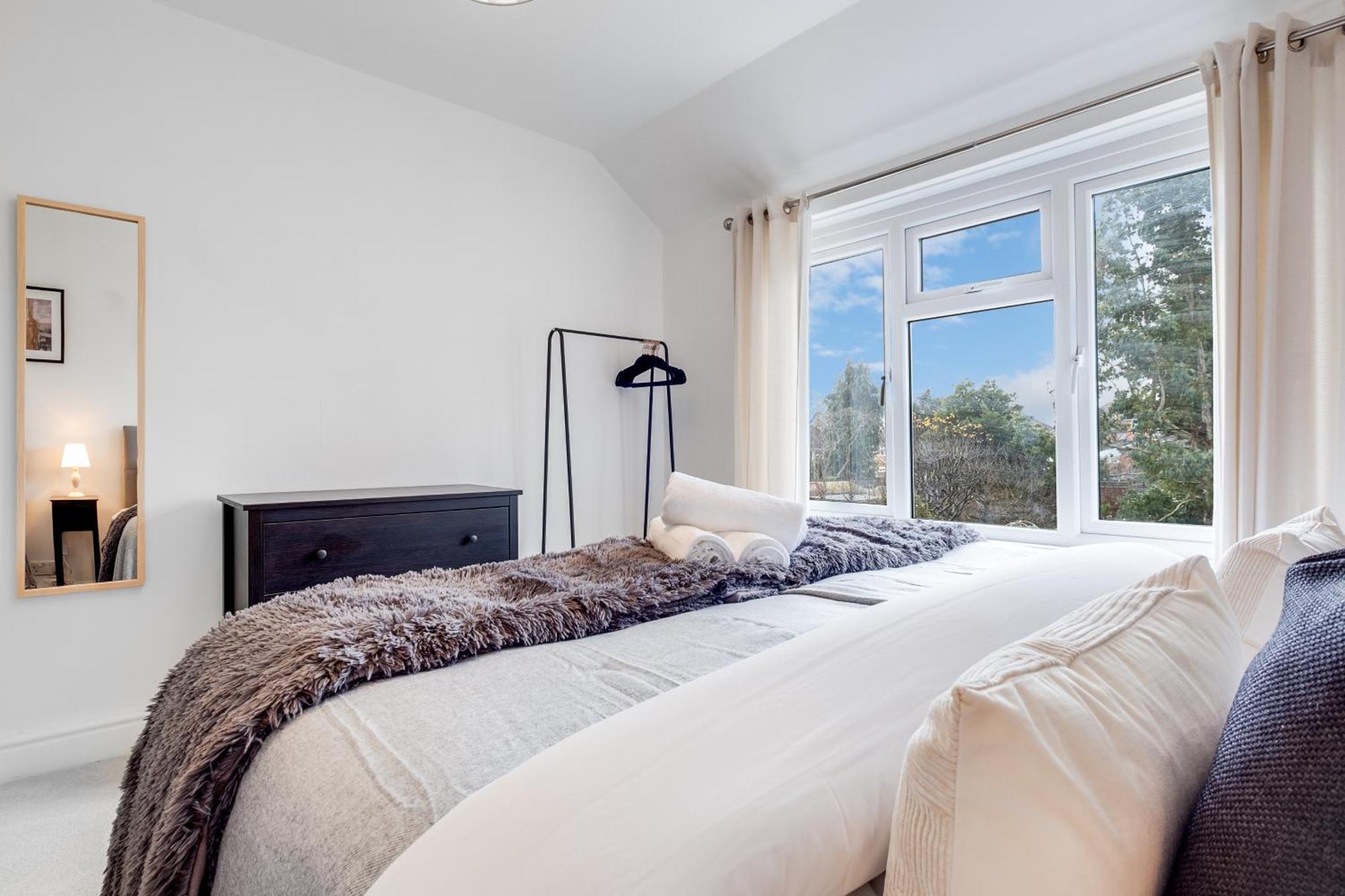Cozy Willow-hot Tub, Sleeps9, Freeparking, Netflix Holiday home *