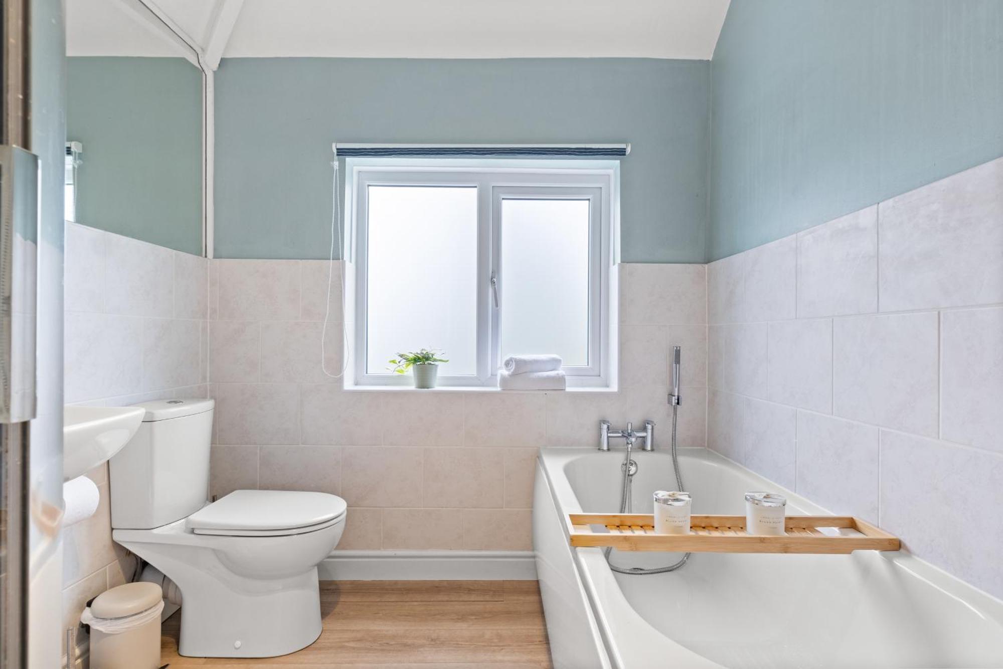 Holiday home Cozy Willow-hot Tub, Sleeps9, Freeparking, Netflix