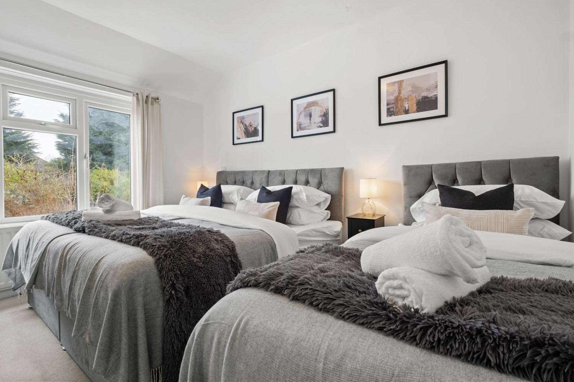 Holiday home Cozy Willow-hot Tub, Sleeps9, Freeparking, Netflix Birmingham
