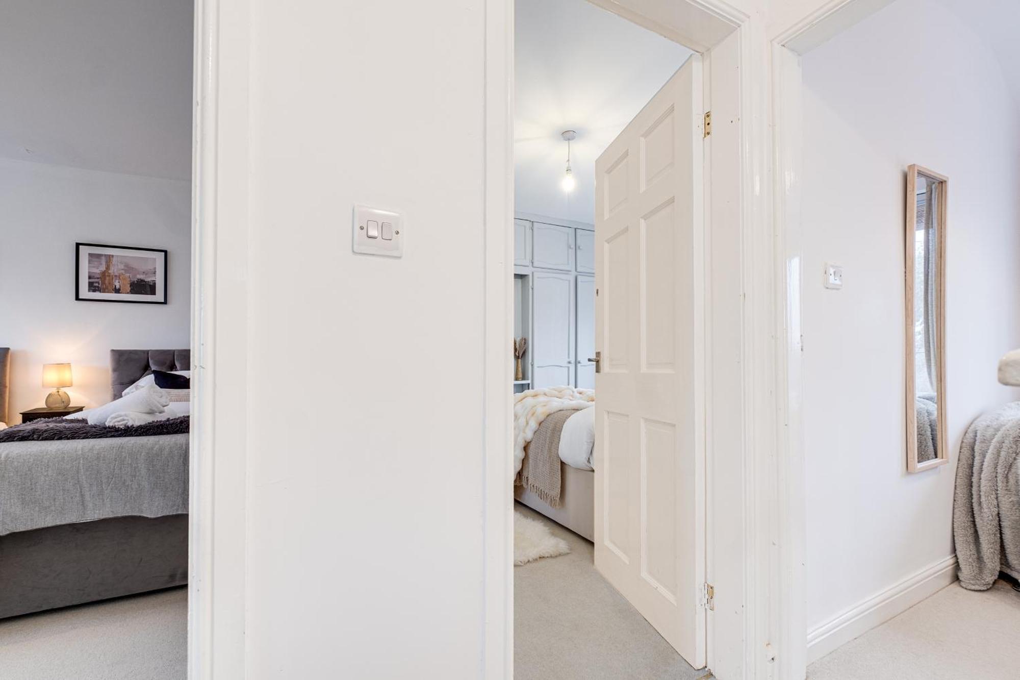 Holiday home Cozy Willow-hot Tub, Sleeps9, Freeparking, Netflix Birmingham