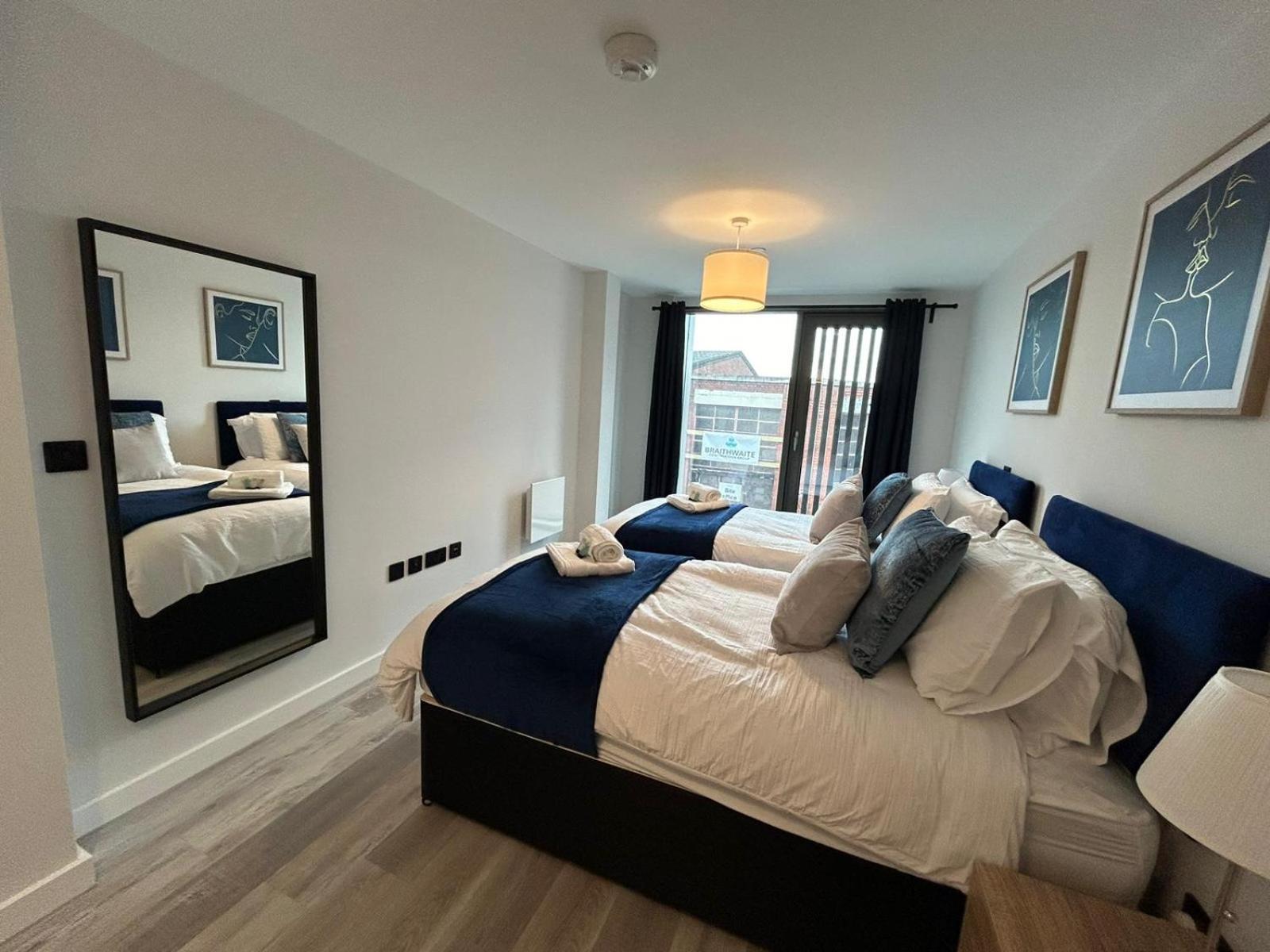 2 Bed 2 Bath In Digbeth Apartment *