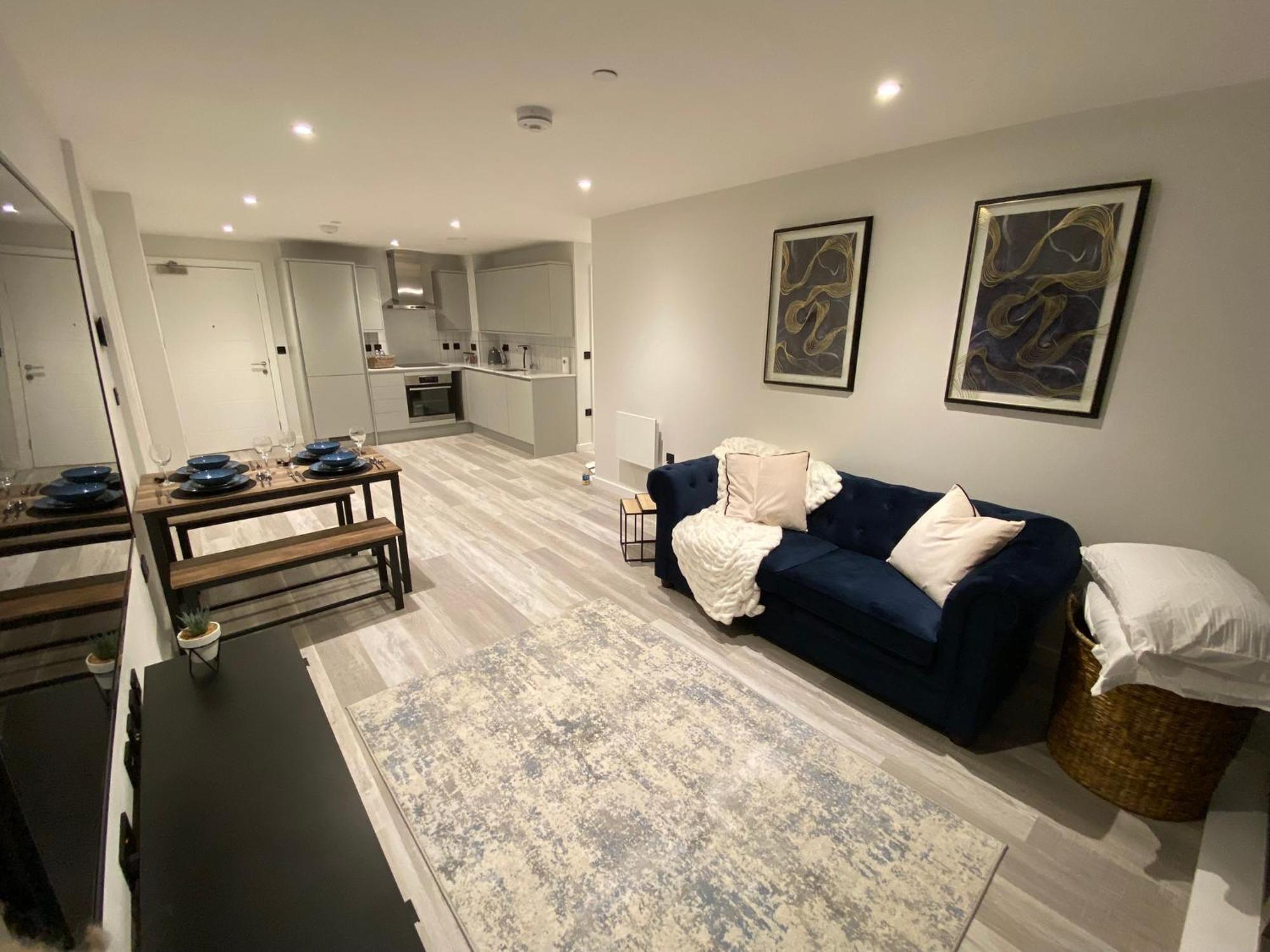 Apartment 2 Bed 2 Bath In Digbeth *