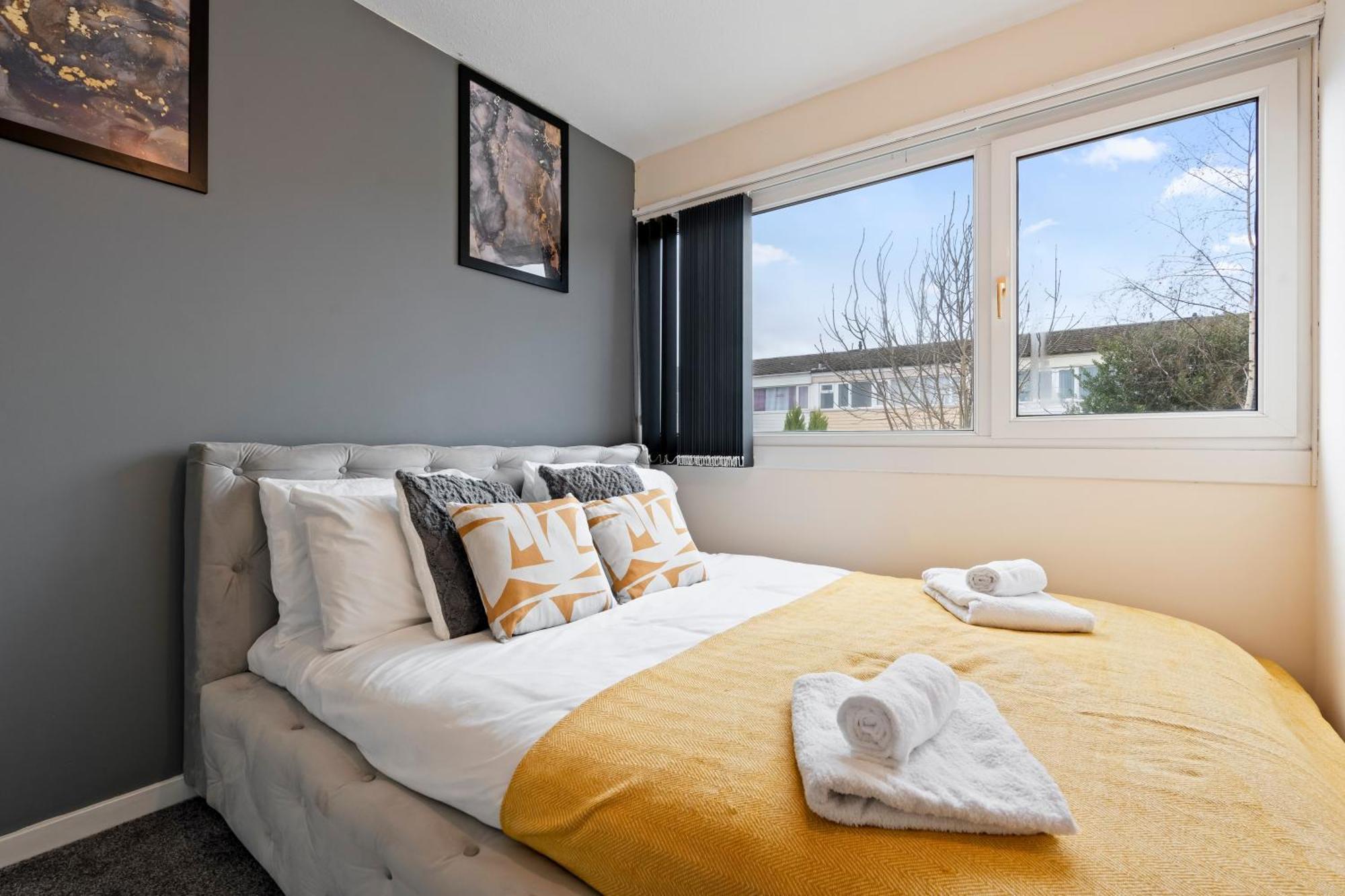Holiday home 8guests-3br-parking-familyfriendly-nearairport