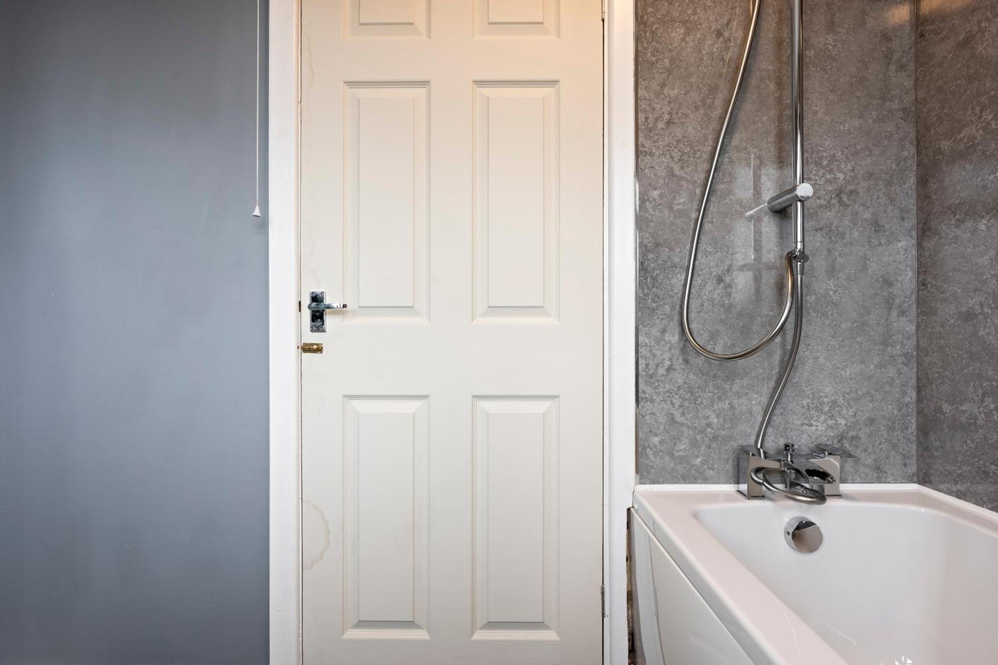 8guests-3br-parking-familyfriendly-nearairport Birmingham