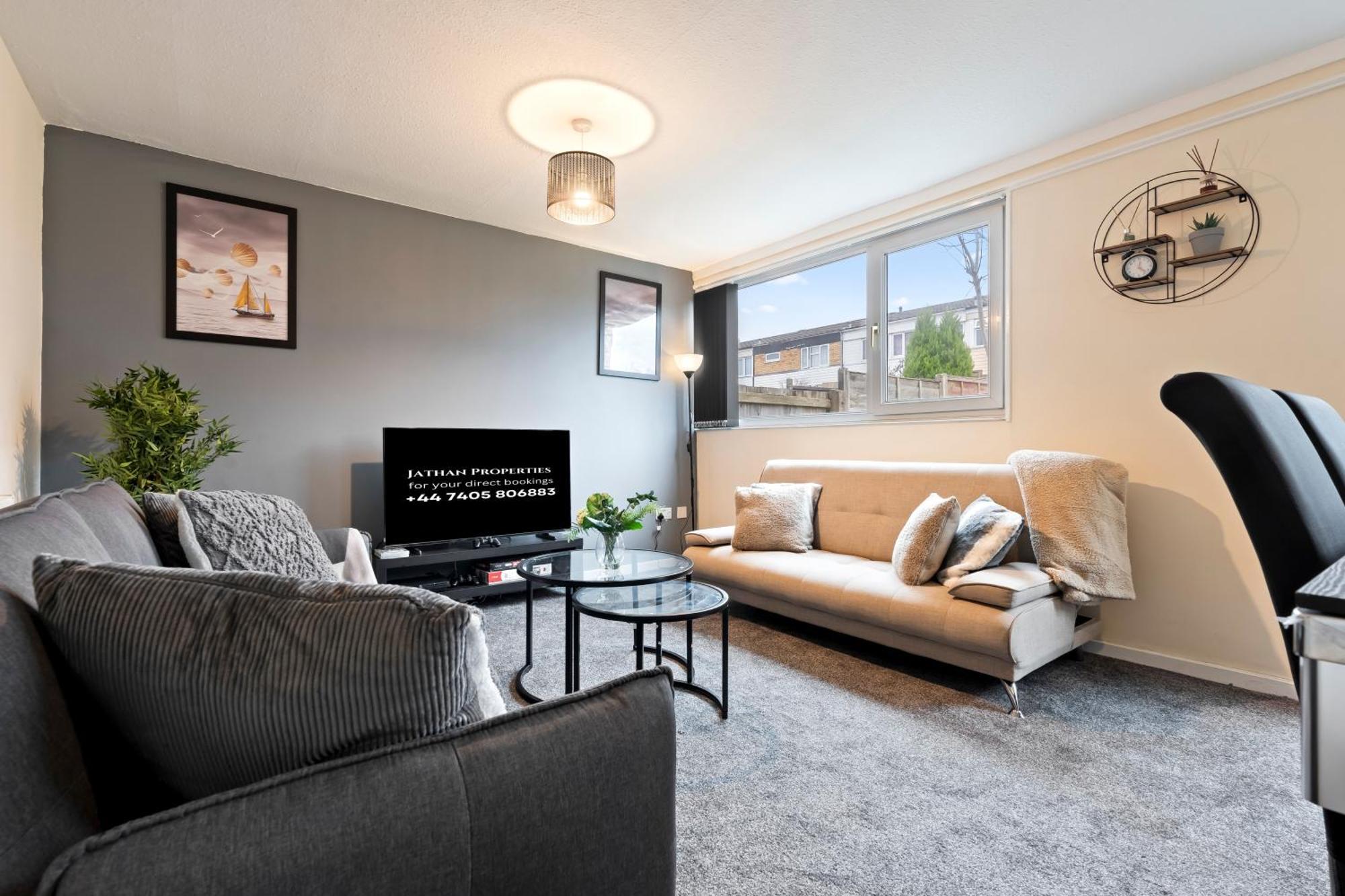 Holiday home 8guests-3br-parking-familyfriendly-nearairport *
