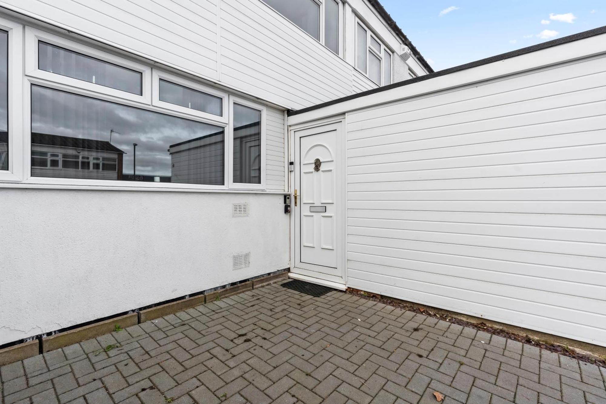 Holiday home 8guests-3br-parking-familyfriendly-nearairport