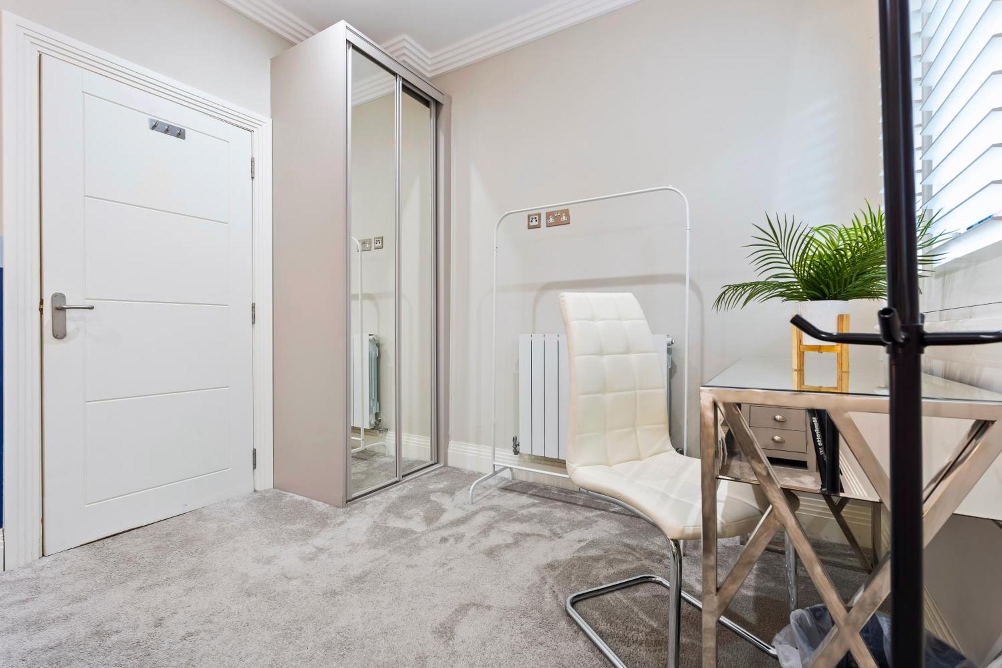 Luxurious 3 Bed Townhouse Bham Centre Holiday home Birmingham