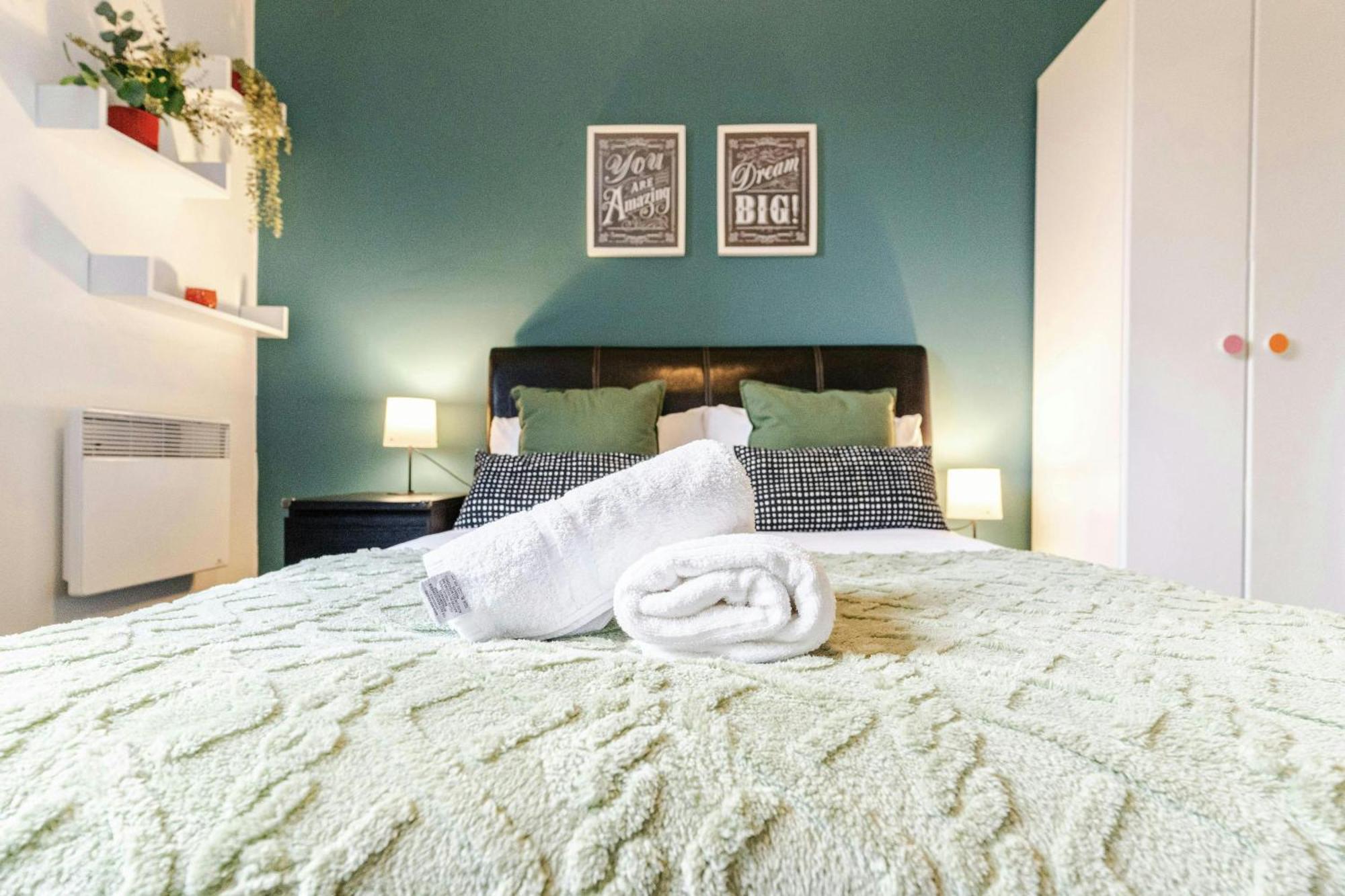2bed,2bath, Balcony Near New Street, Mailbox & Canals At Skyline * Birmingham