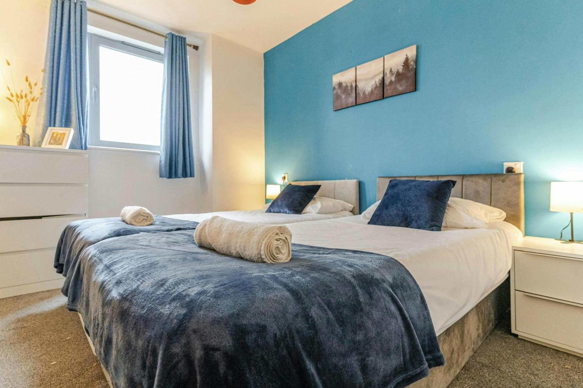 Apartment 2bed,2bath, Balcony Near New Street, Mailbox & Canals At Skyline *