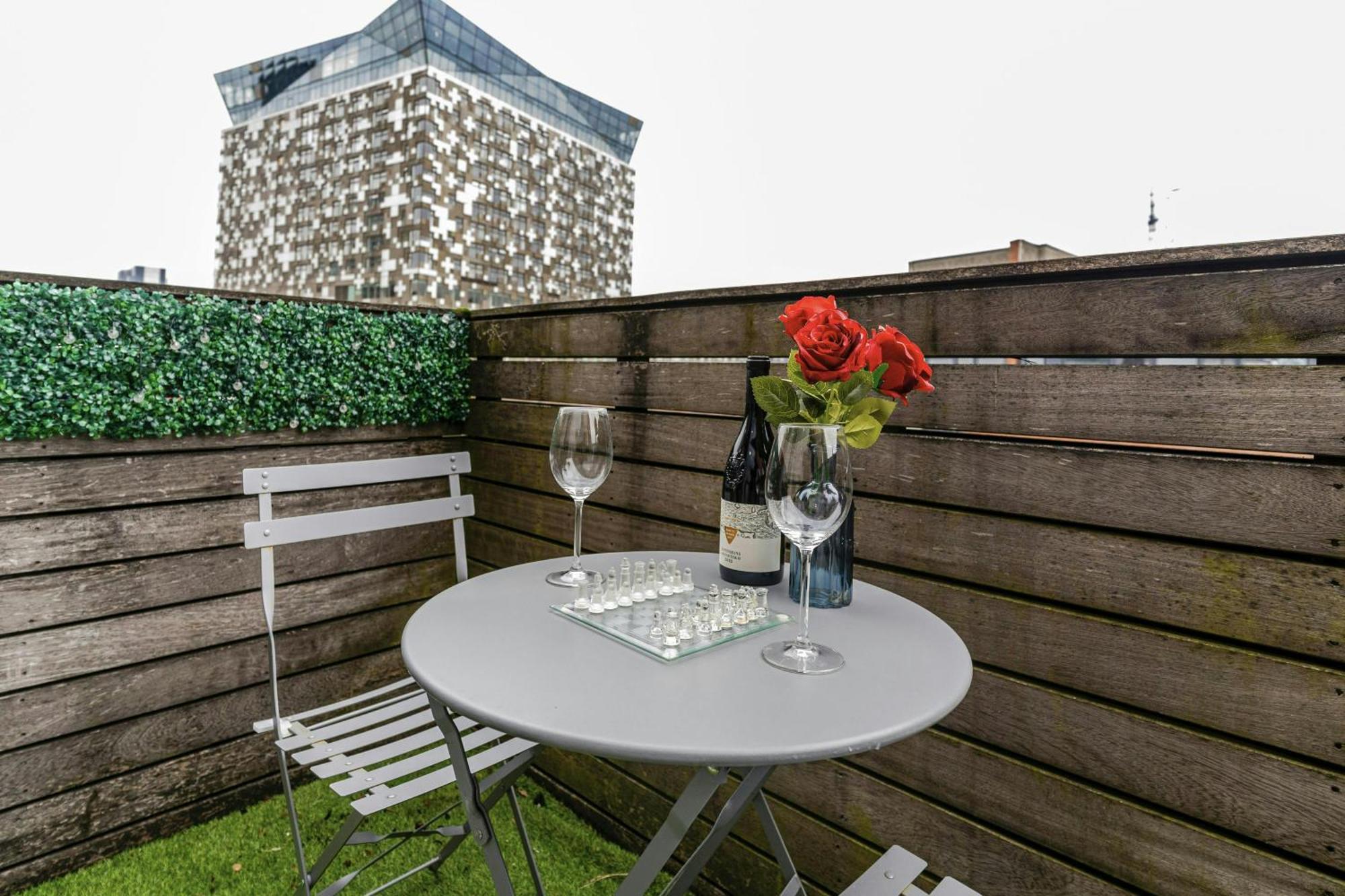 2bed,2bath, Balcony Near New Street, Mailbox & Canals At Skyline Birmingham